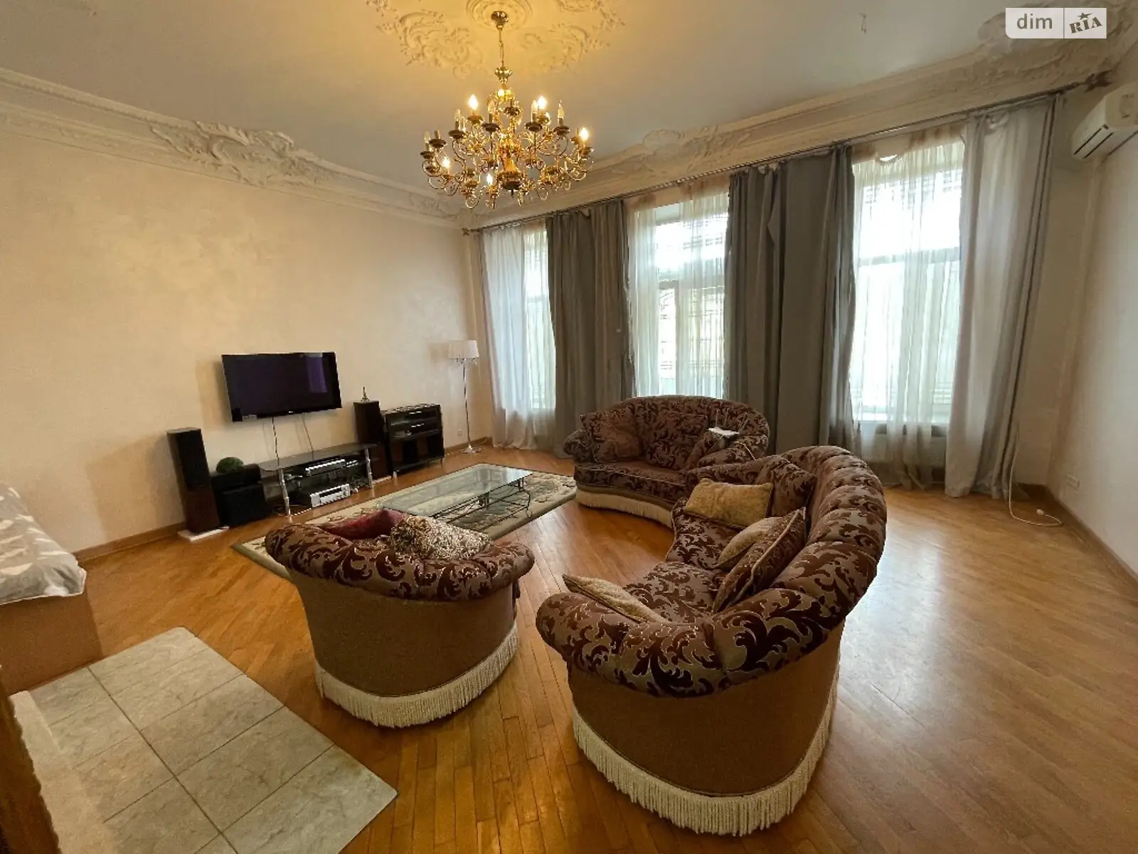 Продается 2-комнатная квартира 101 кв. м в Одессе, ул. Леонтовича