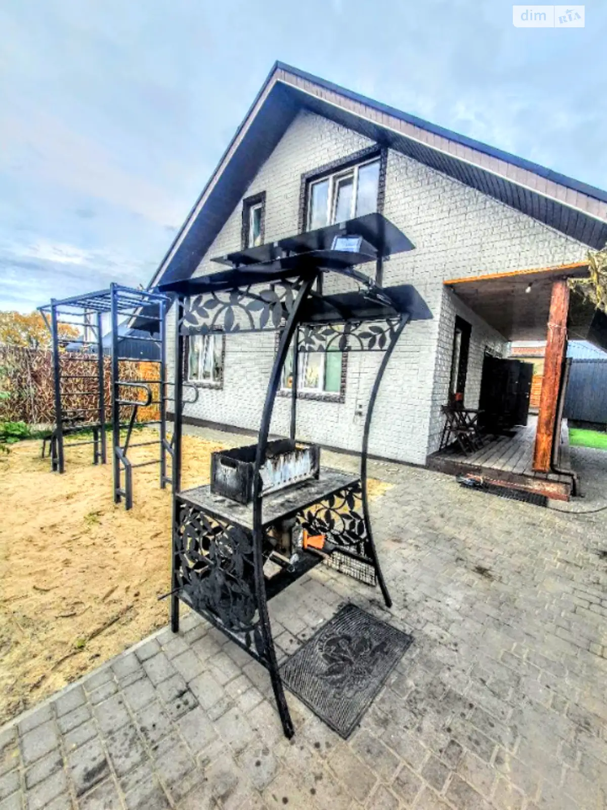 Сдается в аренду одноэтажный дом с балконом, цена: 9000 грн
