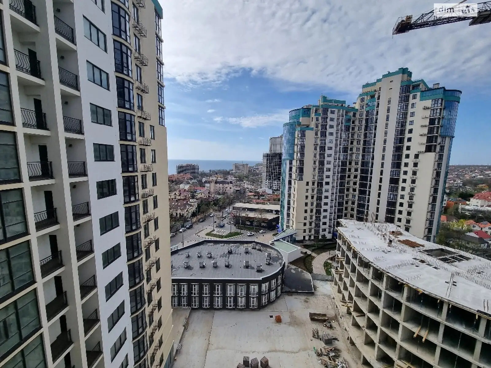 Продається 1-кімнатна квартира 62 кв. м у Одесі, Фонтанська дор., 118А - фото 1
