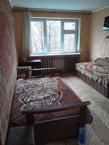 Продается 3-комнатная квартира 63 кв. м в Львове, ул. Любинская