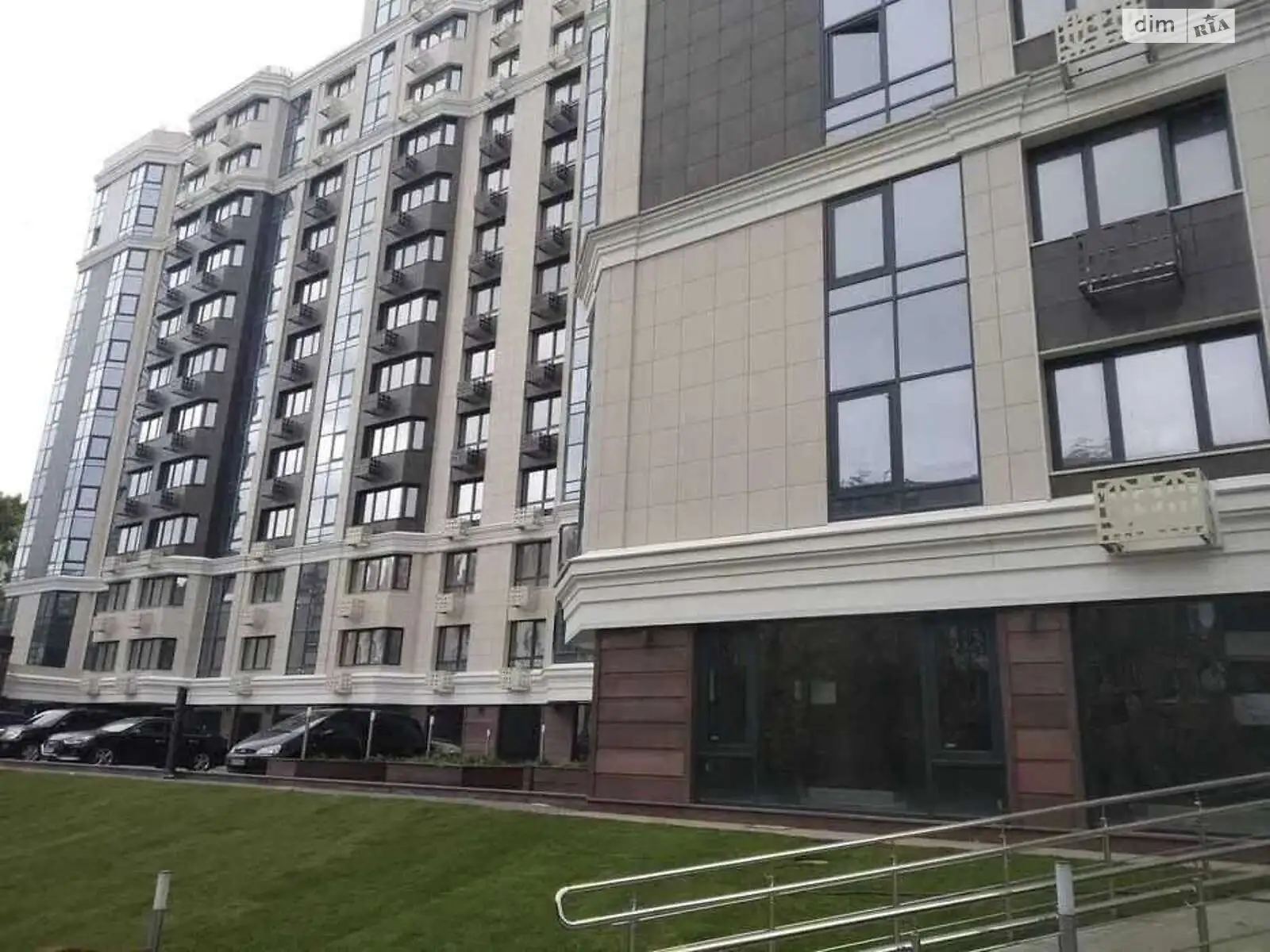 Продается 2-комнатная квартира 57 кв. м в Киеве, ул. Златоустовская