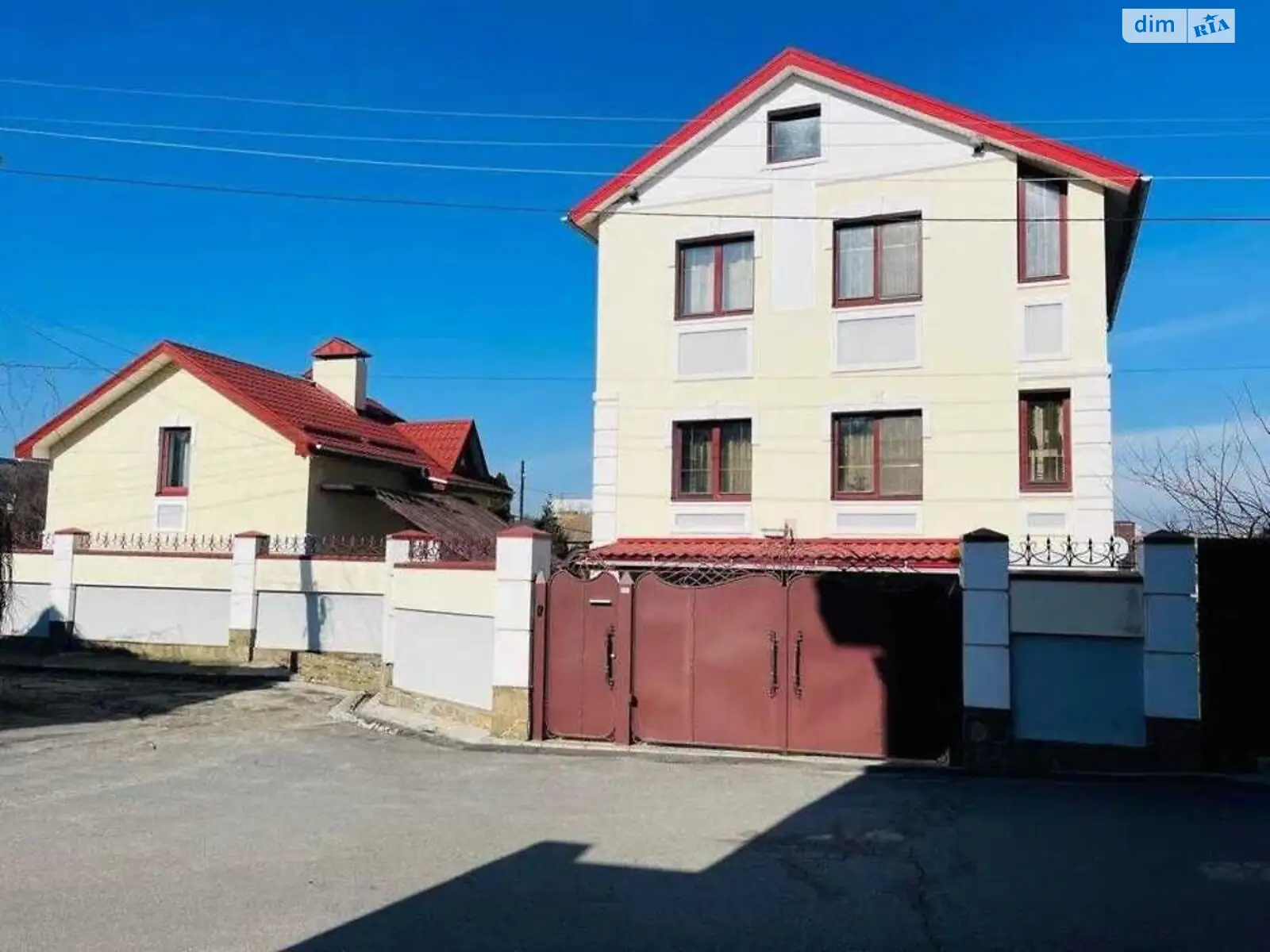 Продається будинок 3 поверховий 240 кв. м з каміном, цена: 298000 $ - фото 1