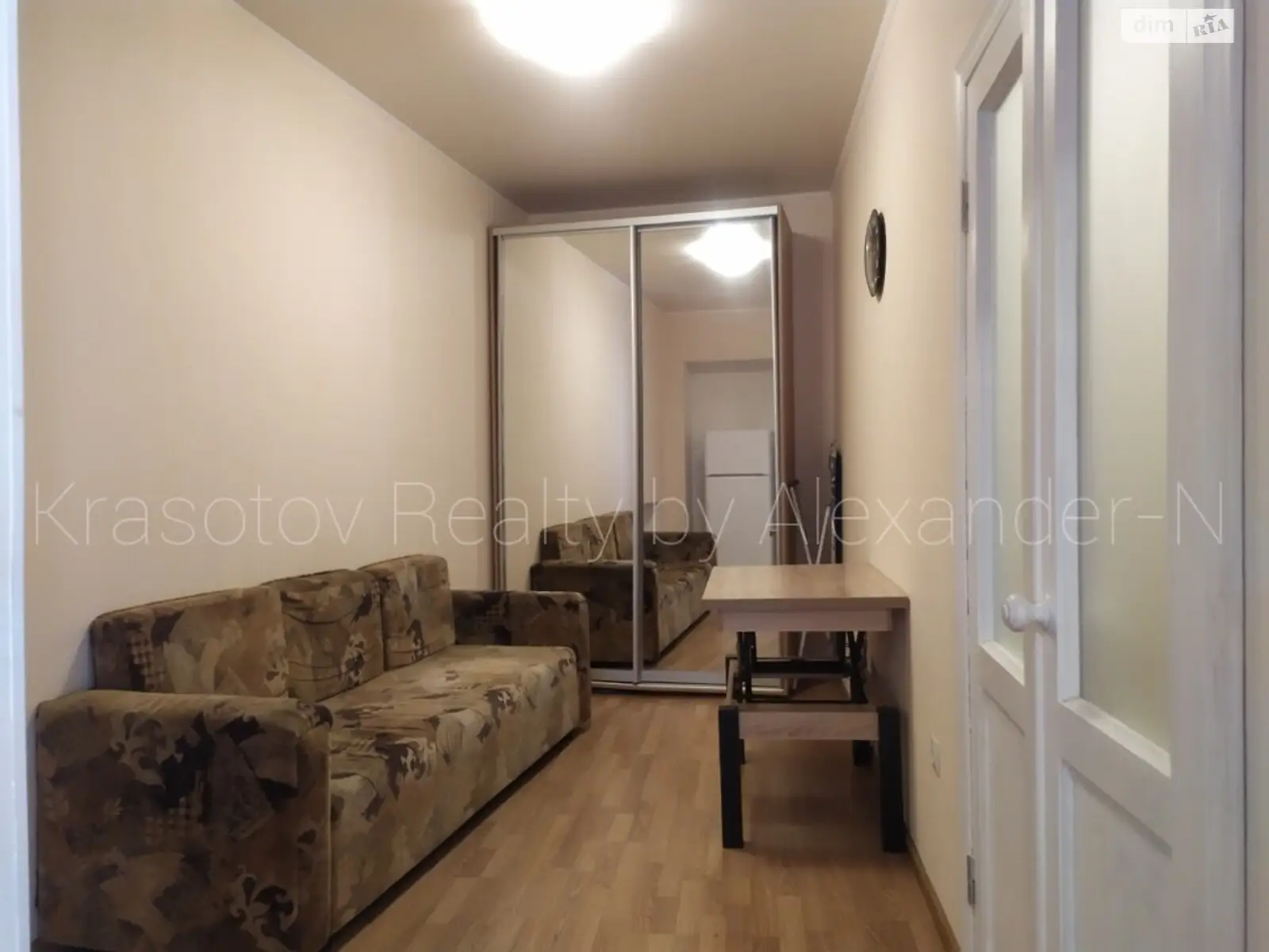 Продается 2-комнатная квартира 31 кв. м в Одессе, ул. Косвенная, 50