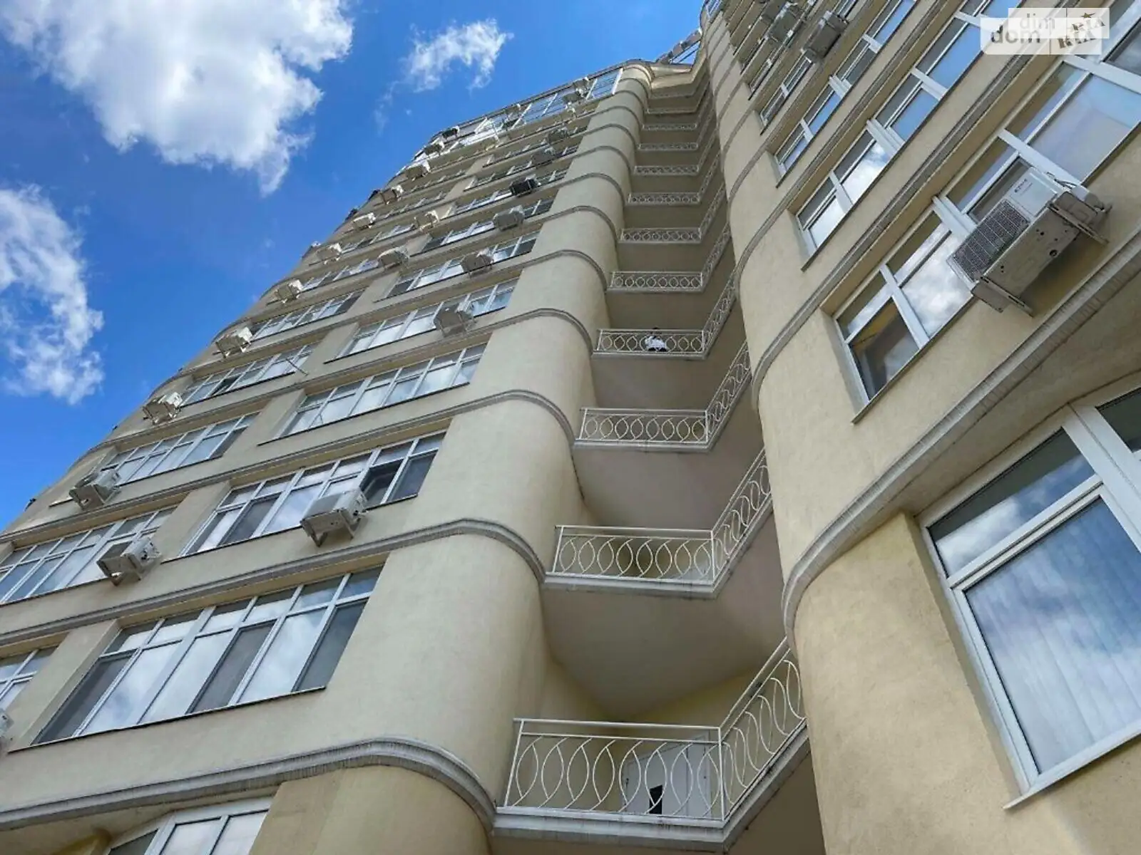Продается 2-комнатная квартира 67.5 кв. м в Одессе, пер. Удельный, 6 - фото 1