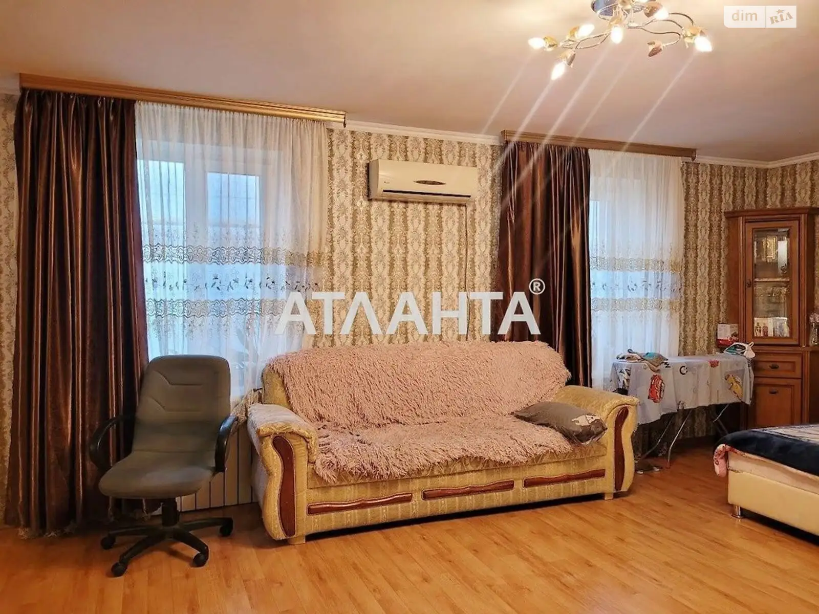 Продається одноповерховий будинок 98 кв. м з бесідкою, цена: 53000 $