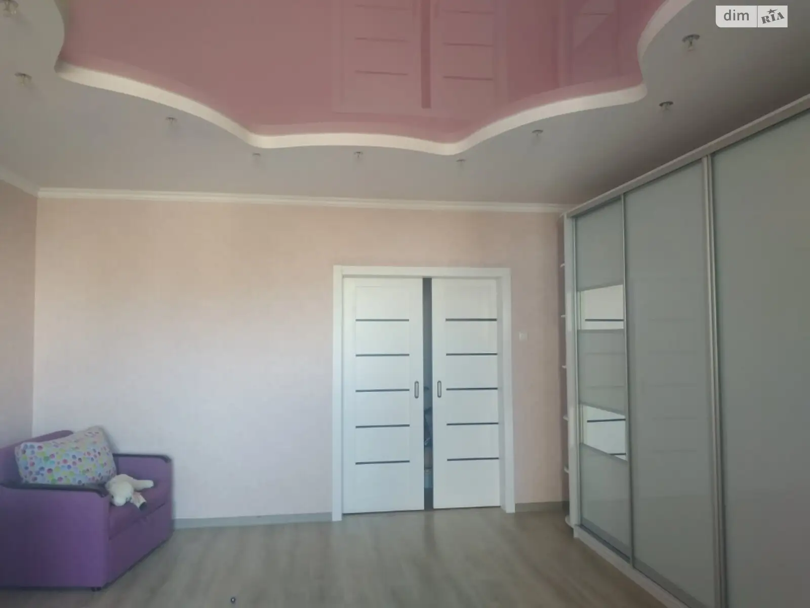 Продается 3-комнатная квартира 100 кв. м в Одессе, ул. Кленовая - фото 1