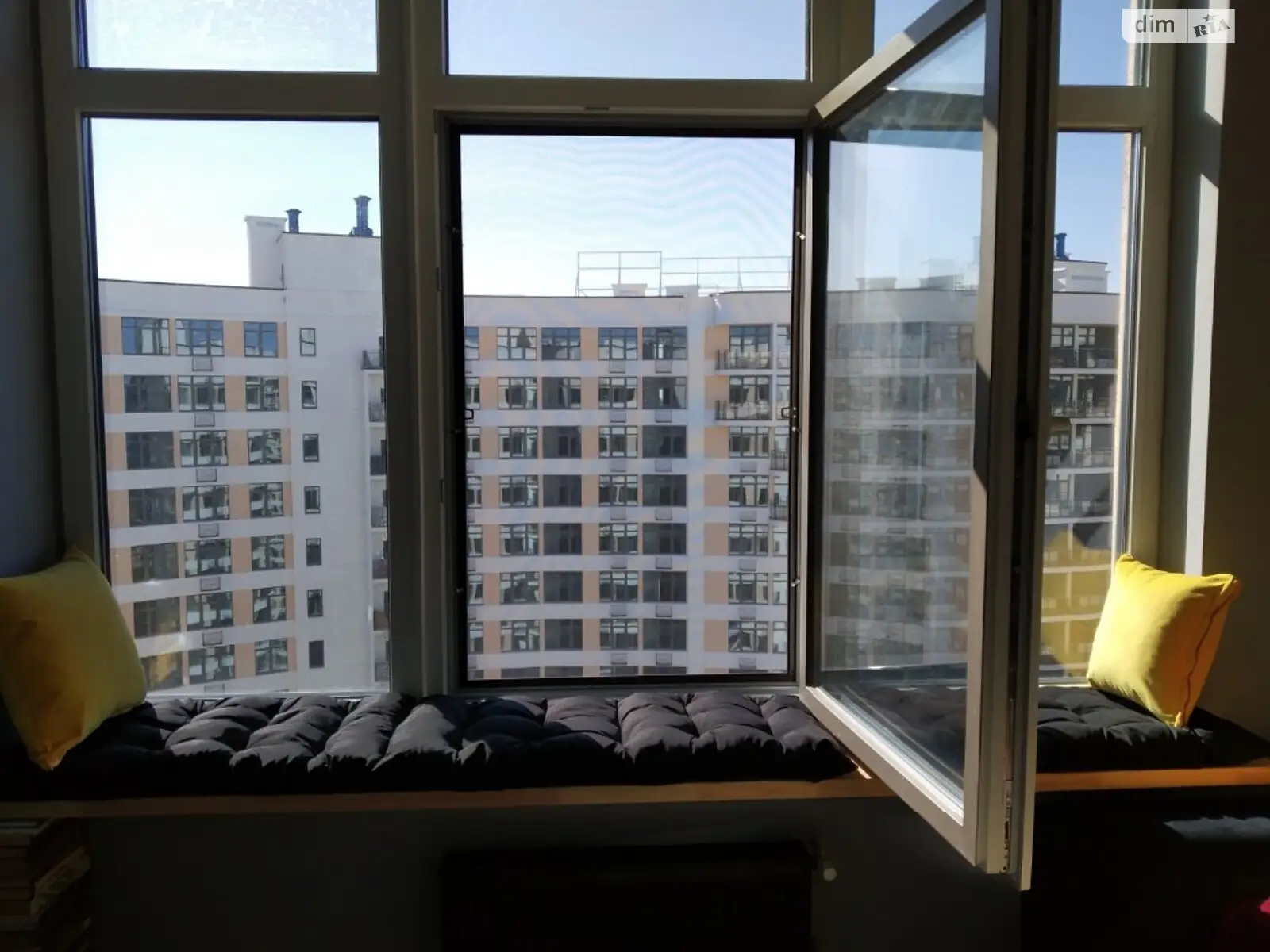 Продається 1-кімнатна квартира 41 кв. м у Одесі, вул. Каманіна