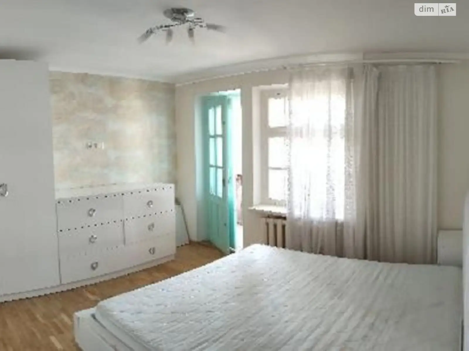 Продается 3-комнатная квартира 73 кв. м в Одессе, ул. Академика Королева