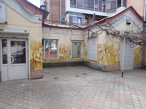 Сдается в аренду объект сферы услуг 86 кв. м в 1-этажном здании, цена: 15000 грн
