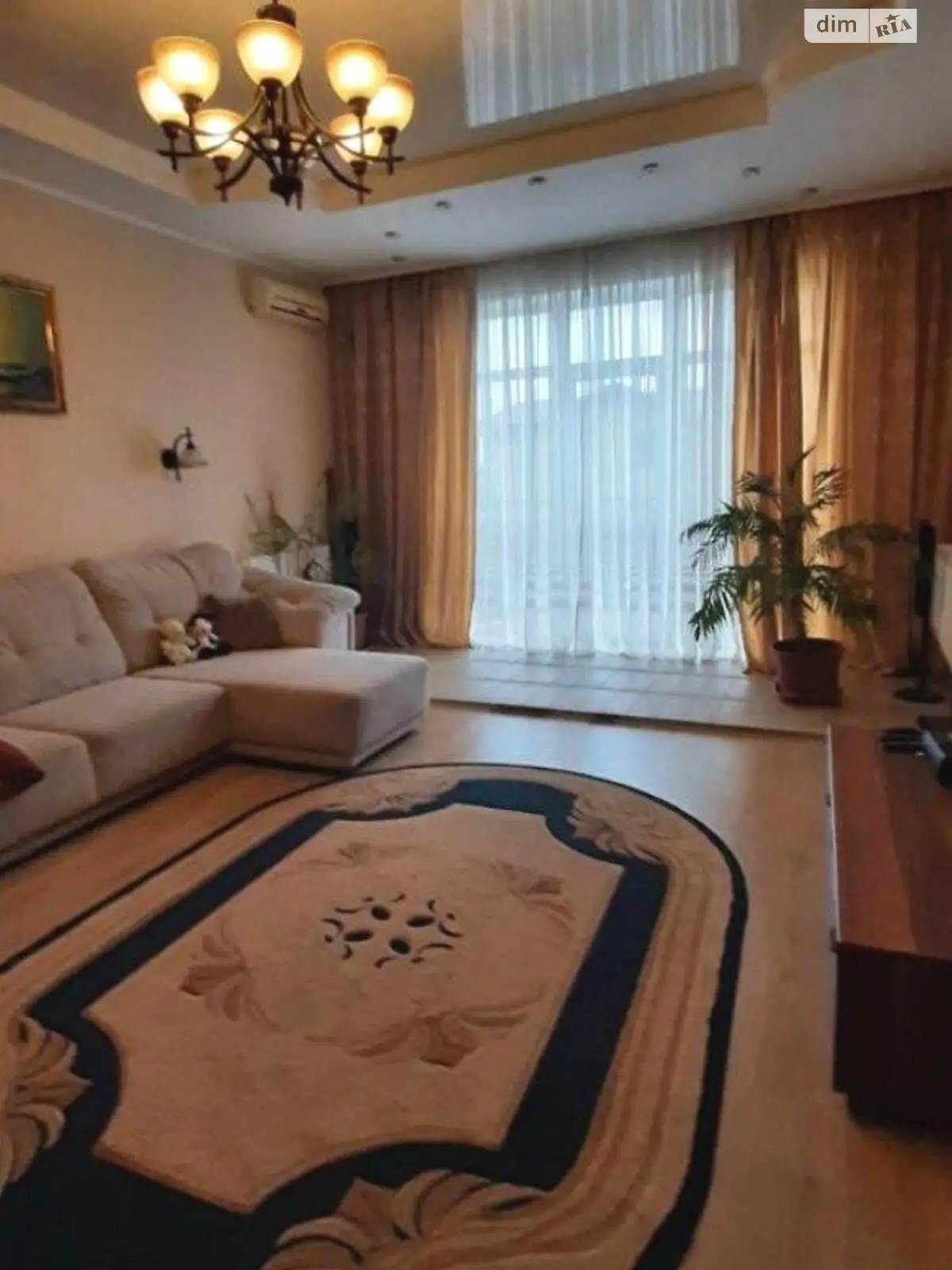 Продается дом на 3 этажа 293 кв. м с террасой, цена: 450000 $ - фото 1