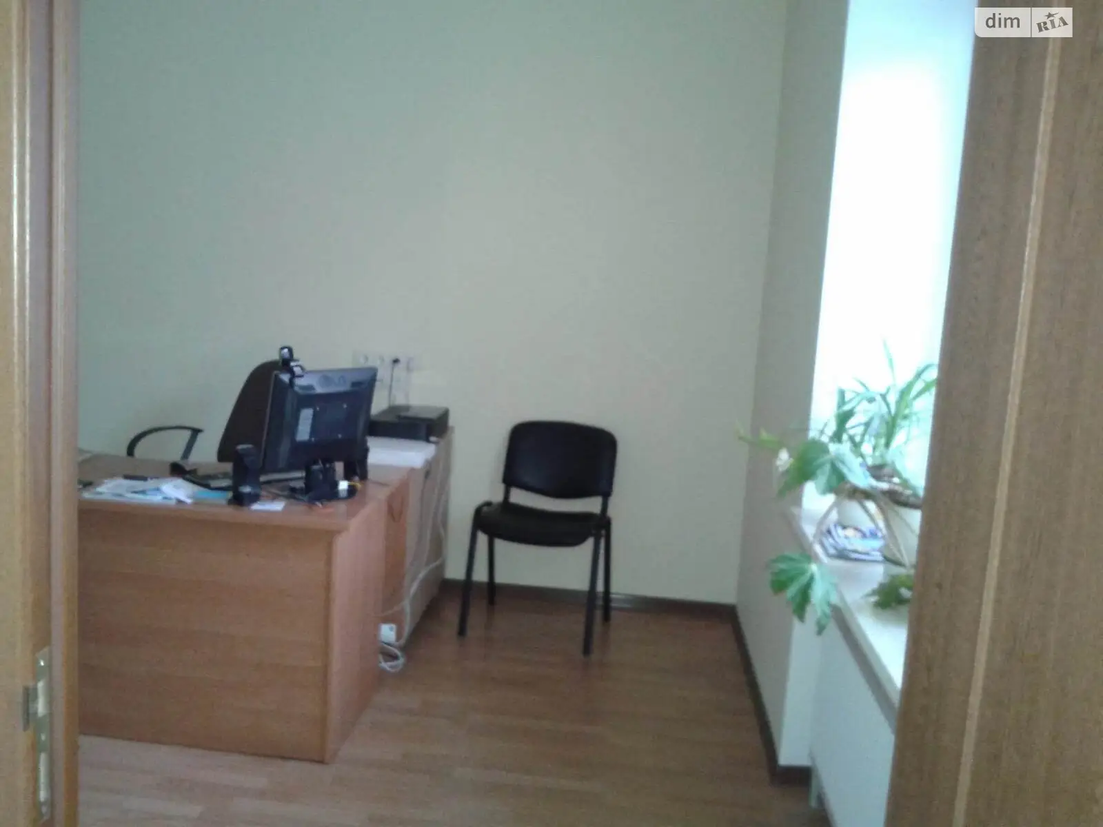 Продается офис 115 кв. м в бизнес-центре, цена: 155000 $ - фото 1