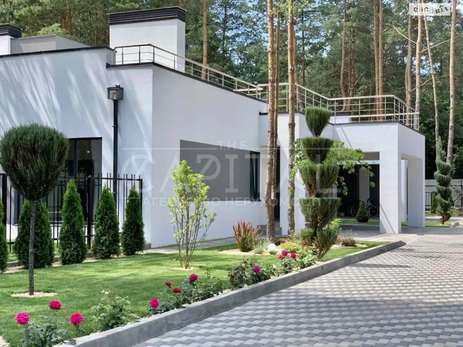 Продается дом на 2 этажа 210 кв. м с камином, цена: 175000 $