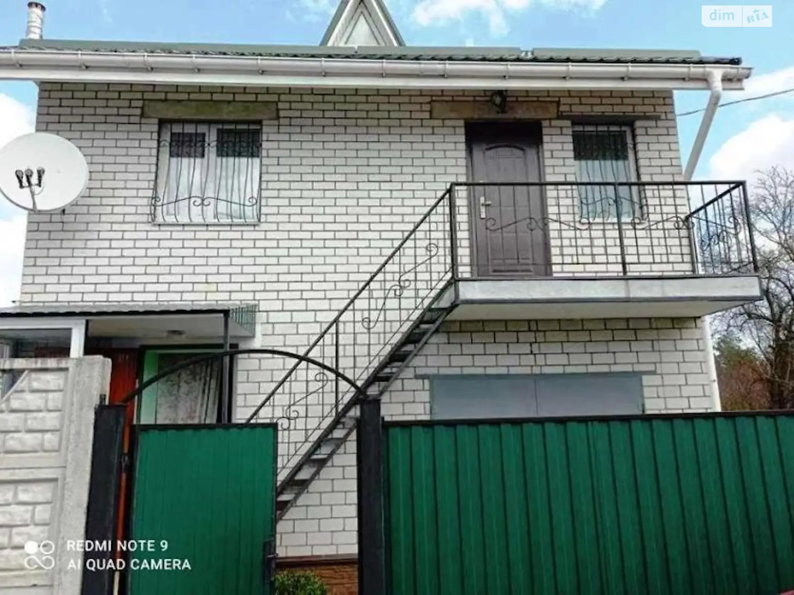 Продается дом на 2 этажа 90 кв. м с гаражом, цена: 50000 $