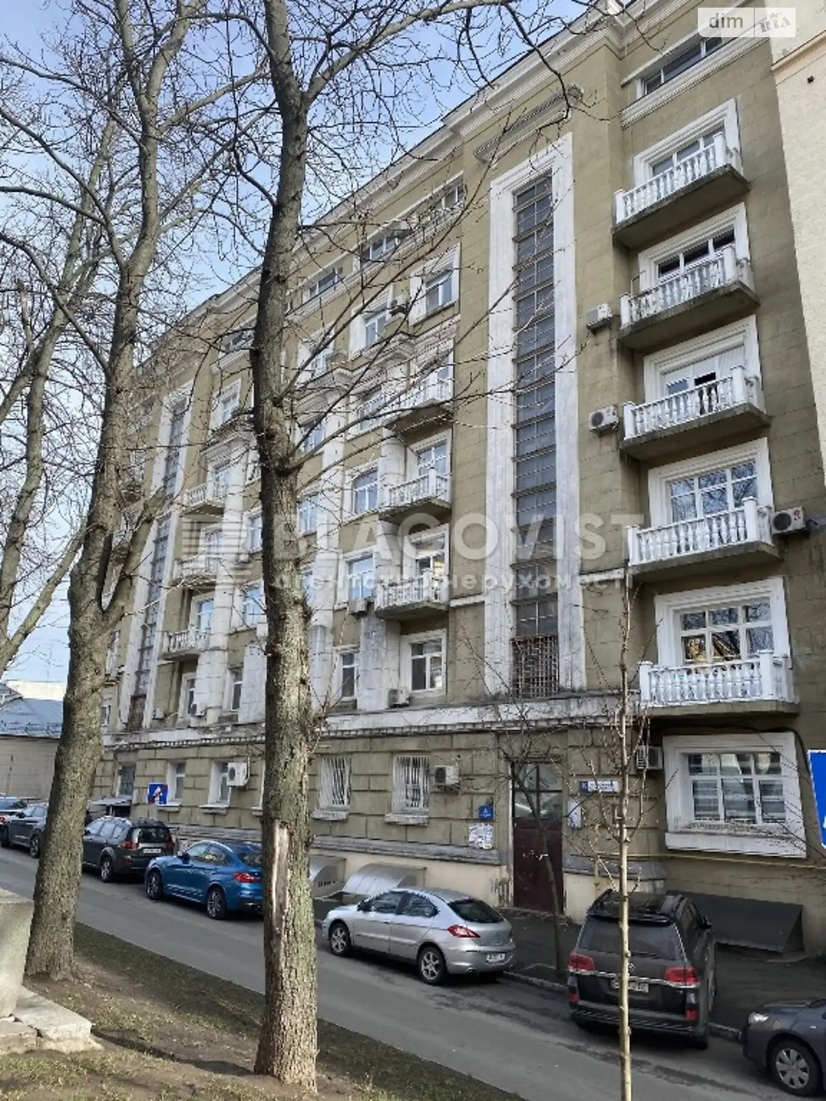 Продается 3-комнатная квартира 92.8 кв. м в Киеве, ул. Костельная, 10