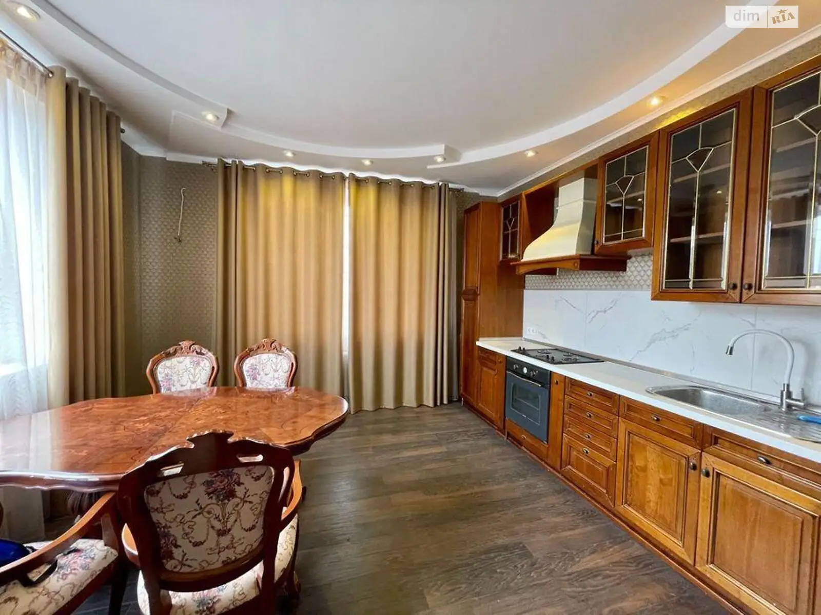 Продается дом на 2 этажа 560 кв. м с мебелью, цена: 448000 $