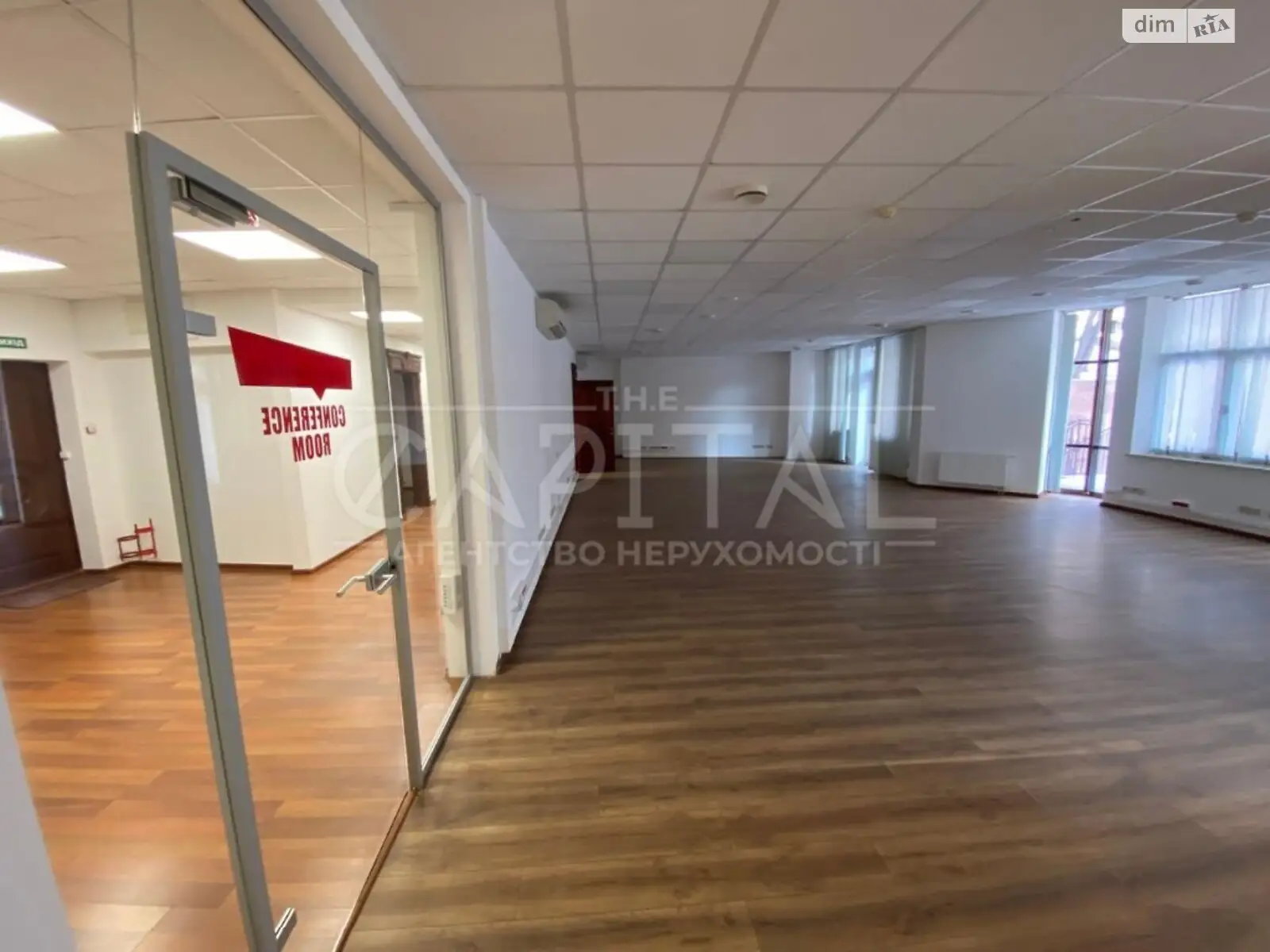 Сдается в аренду офис 220 кв. м в бизнес-центре, цена: 4200 $ - фото 1