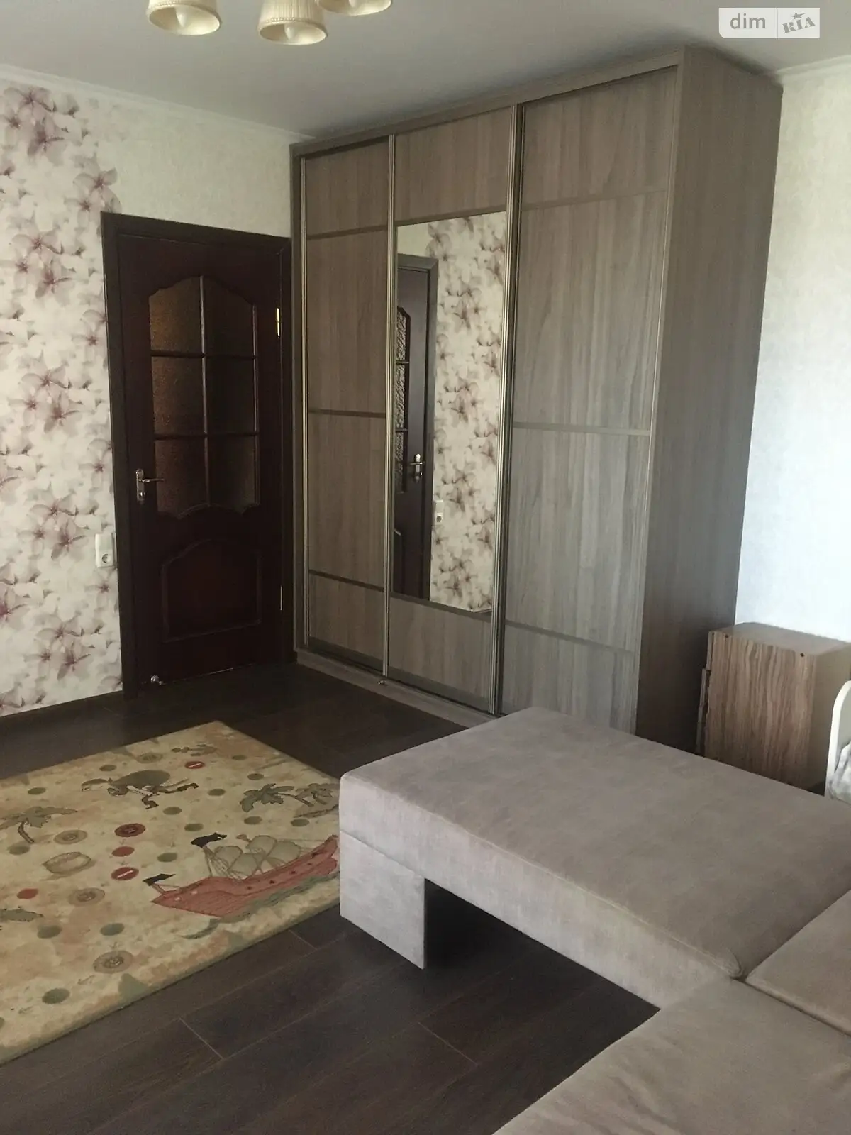 Продается 1-комнатная квартира 38 кв. м в Одессе, мас. Радужный, 1-3