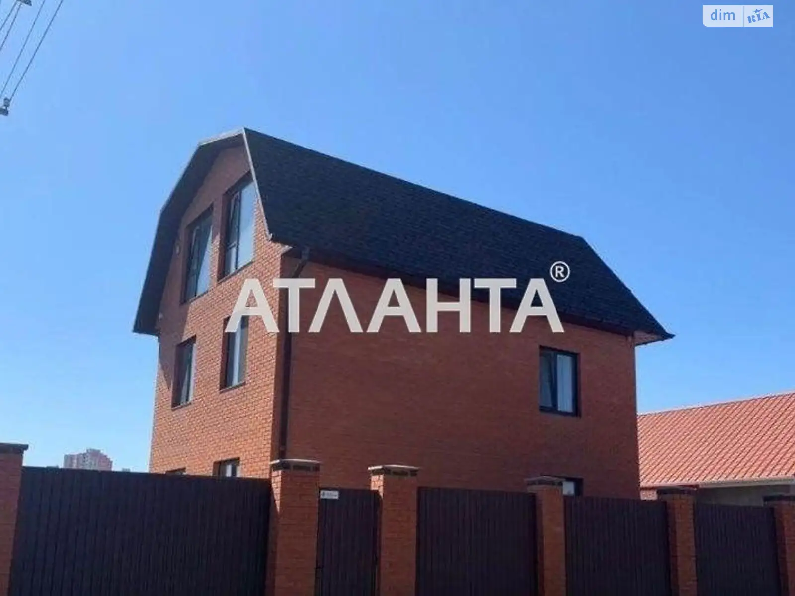 Продається будинок 3 поверховий 200 кв. м з гаражем, цена: 215000 $