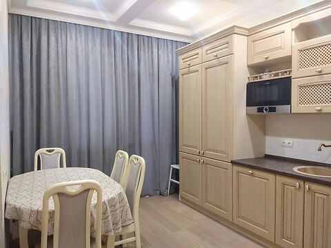 Сдается в аренду 2-комнатная квартира 80 кв. м в Киеве, ул. Саксаганского