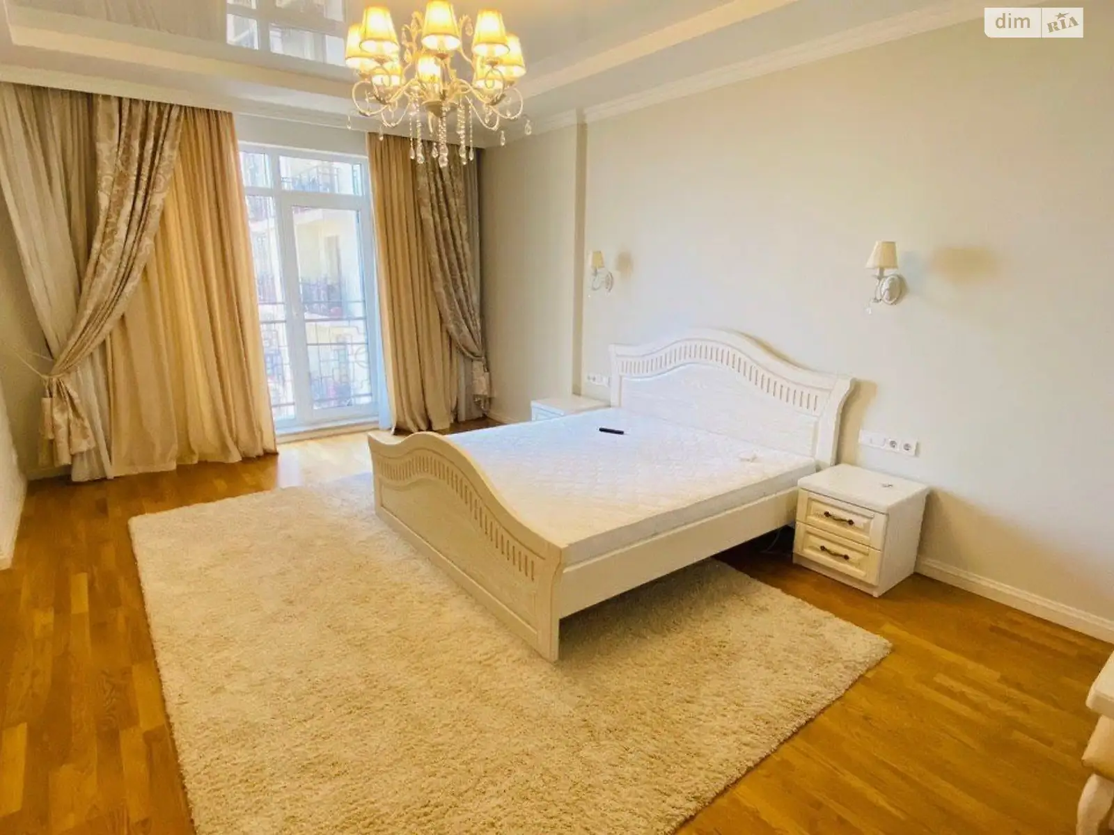 Продается 3-комнатная квартира 135 кв. м в Одессе, бул. Французский, 60 - фото 1
