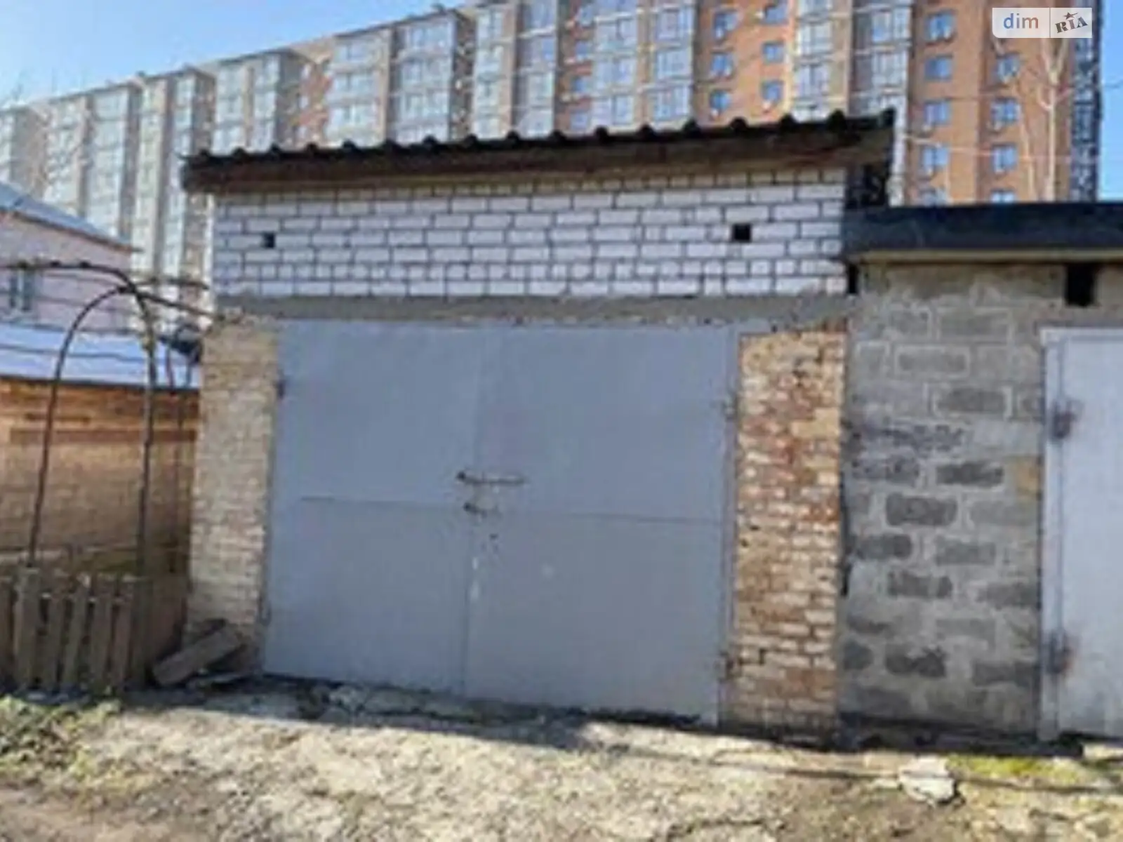 Продается отдельно стоящий гараж универсальный на 21 кв. м, цена: 6000 $ - фото 1