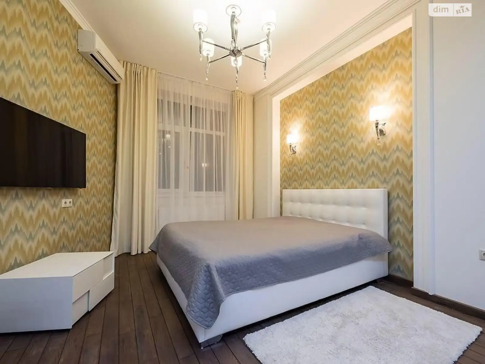 Продается 3-комнатная квартира 137 кв. м в Киеве, ул. Старонаводницкая, 6Б - фото 1