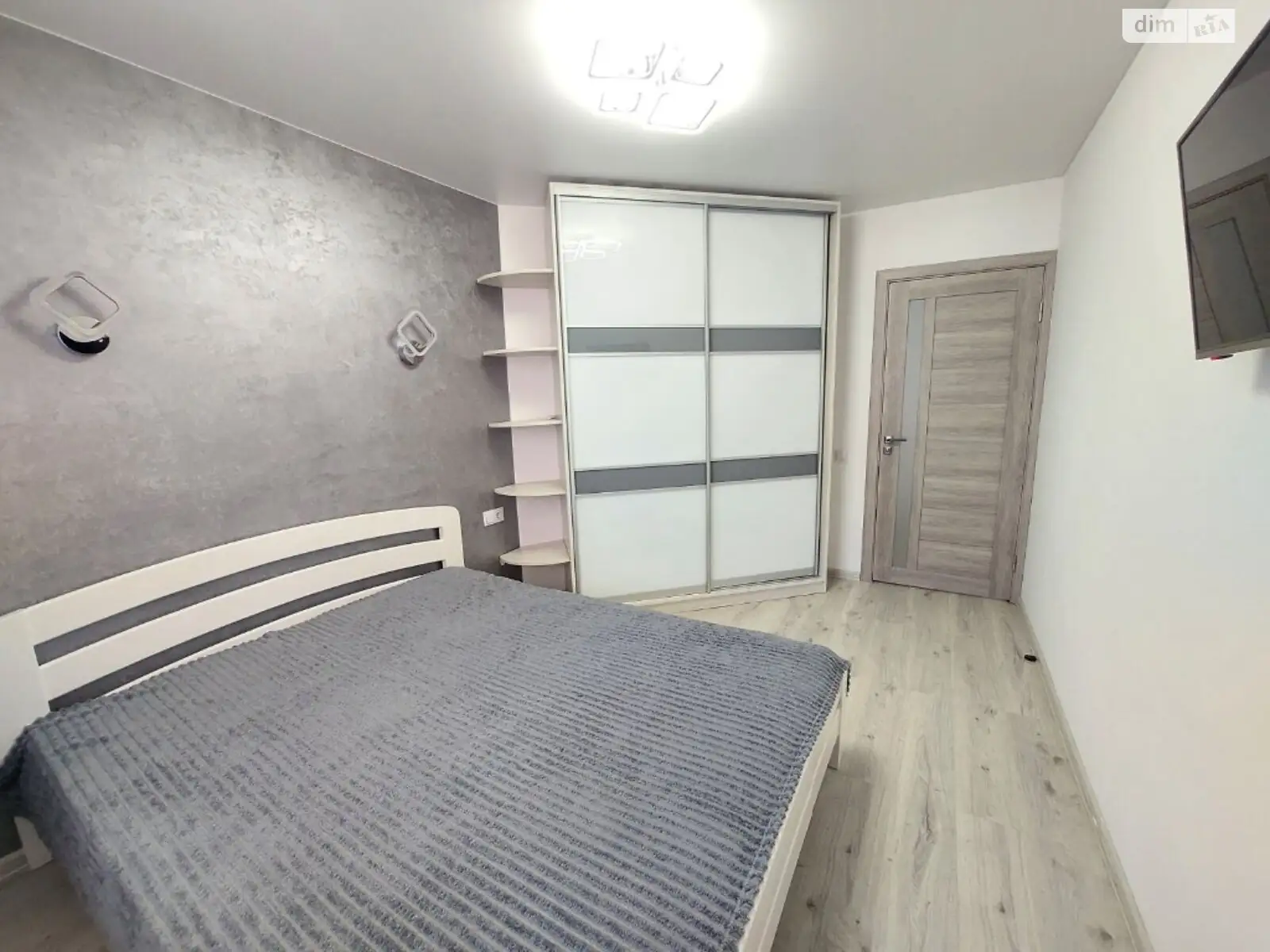 2-кімнатна квартира 65 кв. м у Тернополі, цена: 300 $