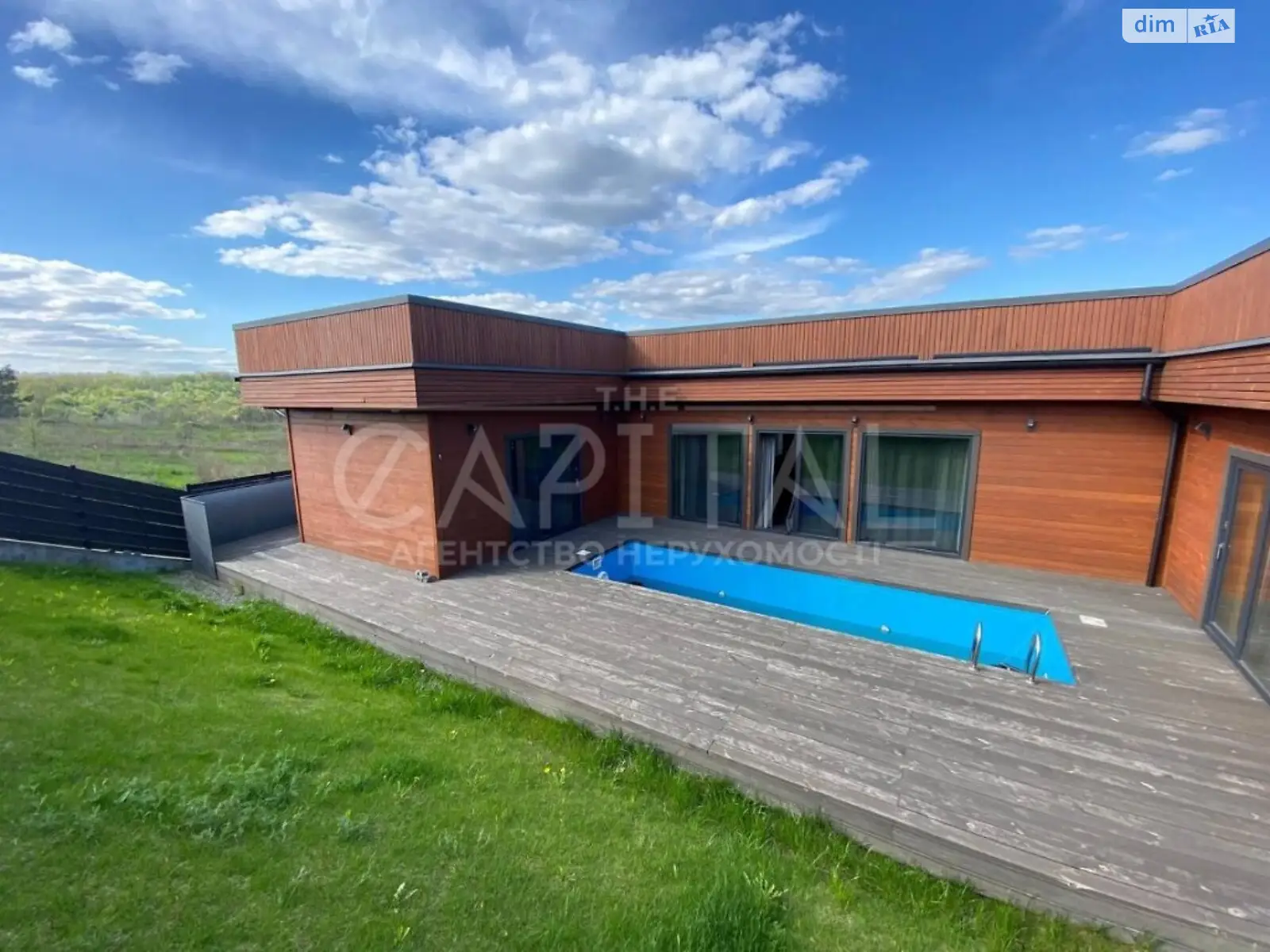 Продается дом на 2 этажа 236 кв. м с садом, цена: 500000 $ - фото 1