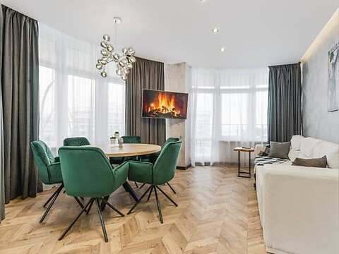 Продается 2-комнатная квартира 83 кв. м в Одессе, ул. Каманина