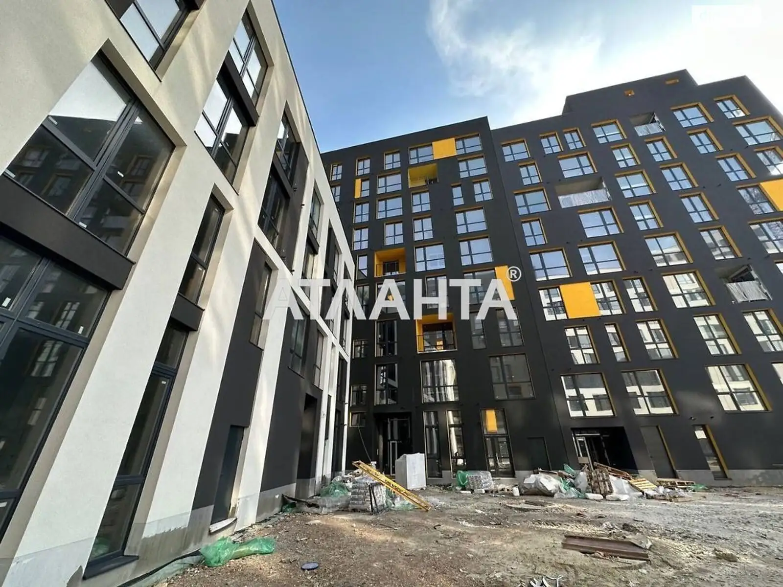 Продается 1-комнатная квартира 40.92 кв. м в Львове, ул. Хмельницкого Богдана - фото 1