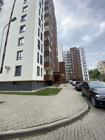 Продается 3-комнатная квартира 120 кв. м в Львове, ул. Мечникова