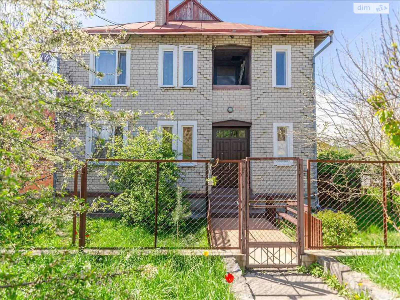 Продается дом на 2 этажа 197 кв. м с баней/сауной, цена: 94000 $ - фото 1