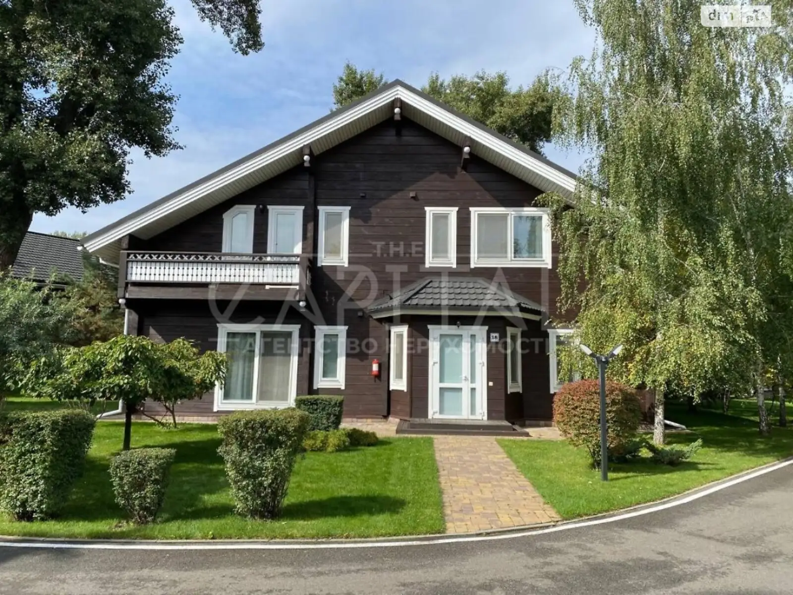 Сдается в аренду дом на 2 этажа 270 кв. м с мансардой, цена: 4000 $ - фото 1