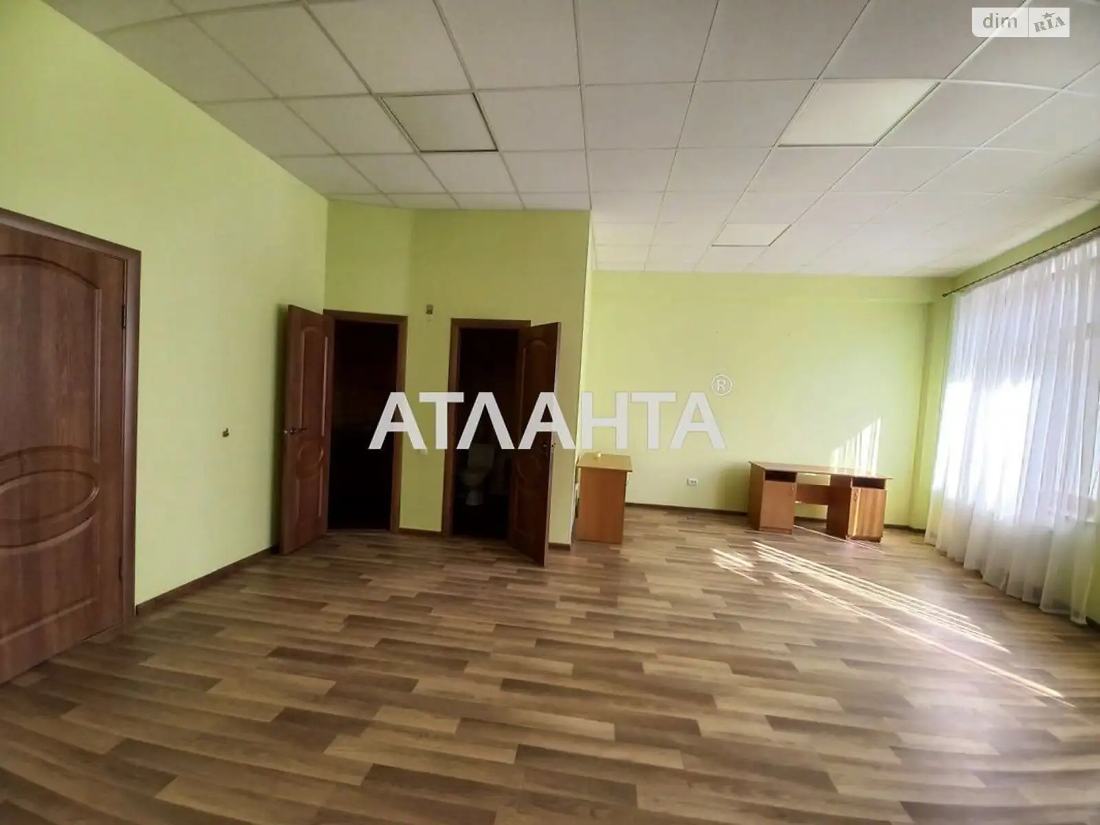 Продается офис 60 кв. м в бизнес-центре, цена: 63000 $ - фото 1