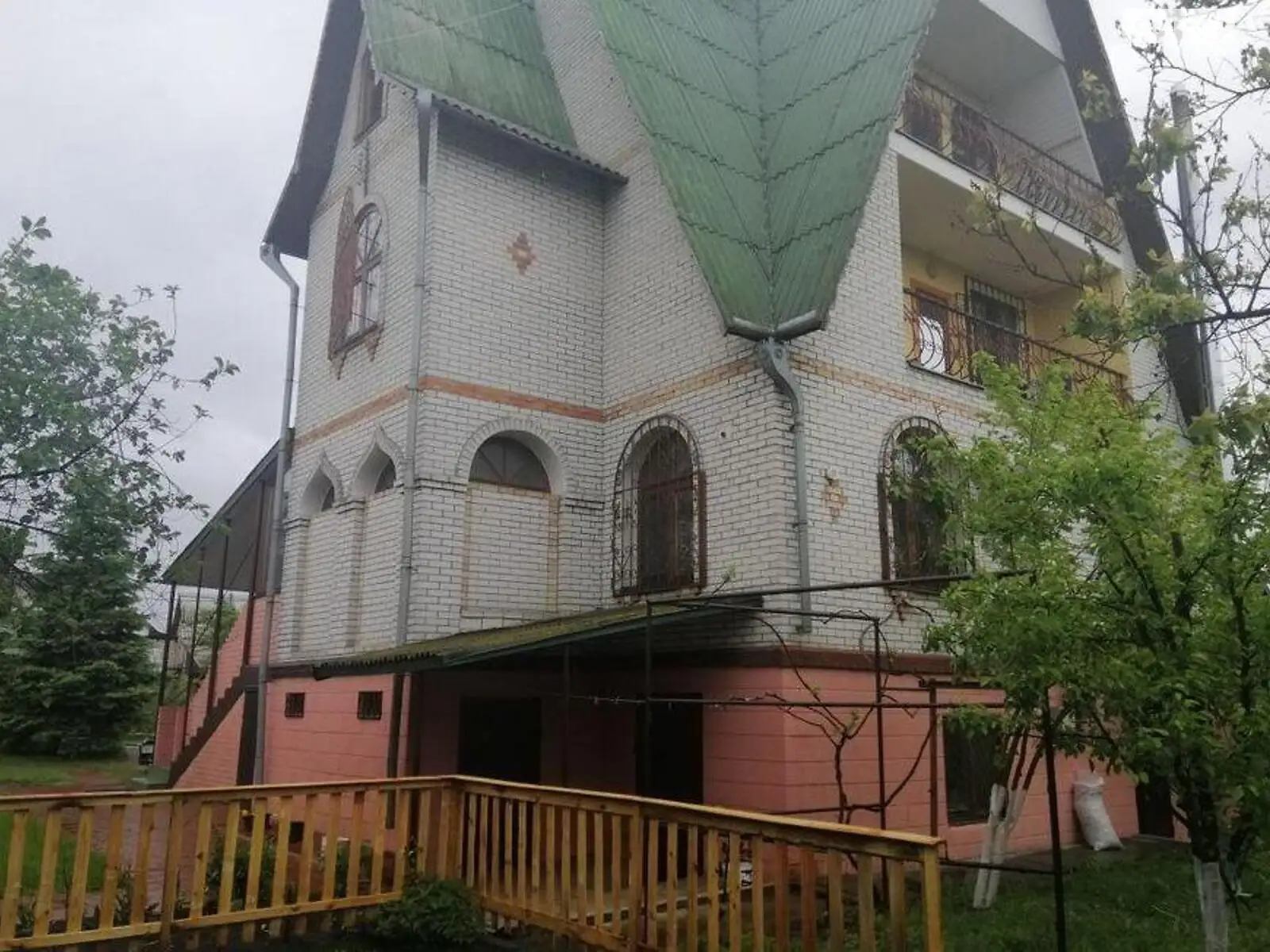 Продається будинок 4 поверховий 289 кв. м з каміном, цена: 154000 $