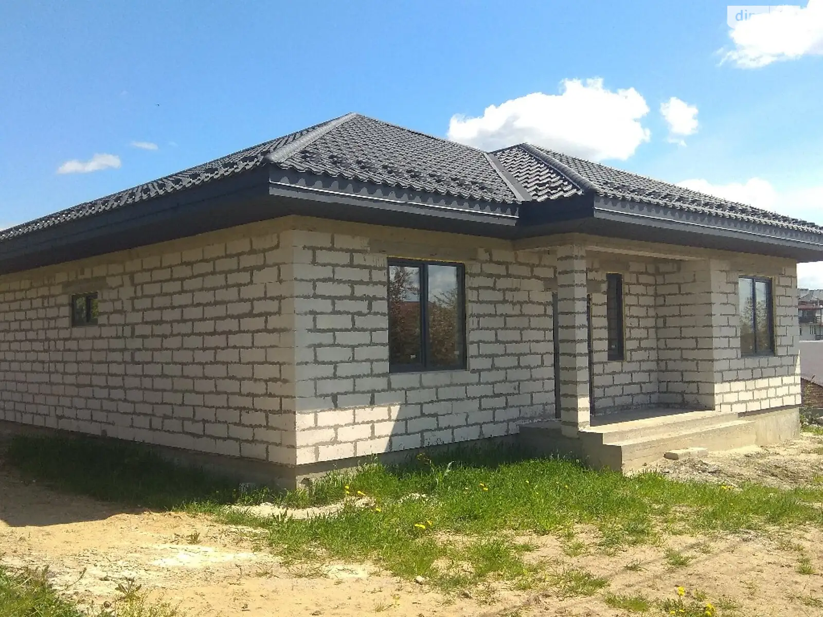 Продается одноэтажный дом 137 кв. м с беседкой, цена: 90000 $ - фото 1