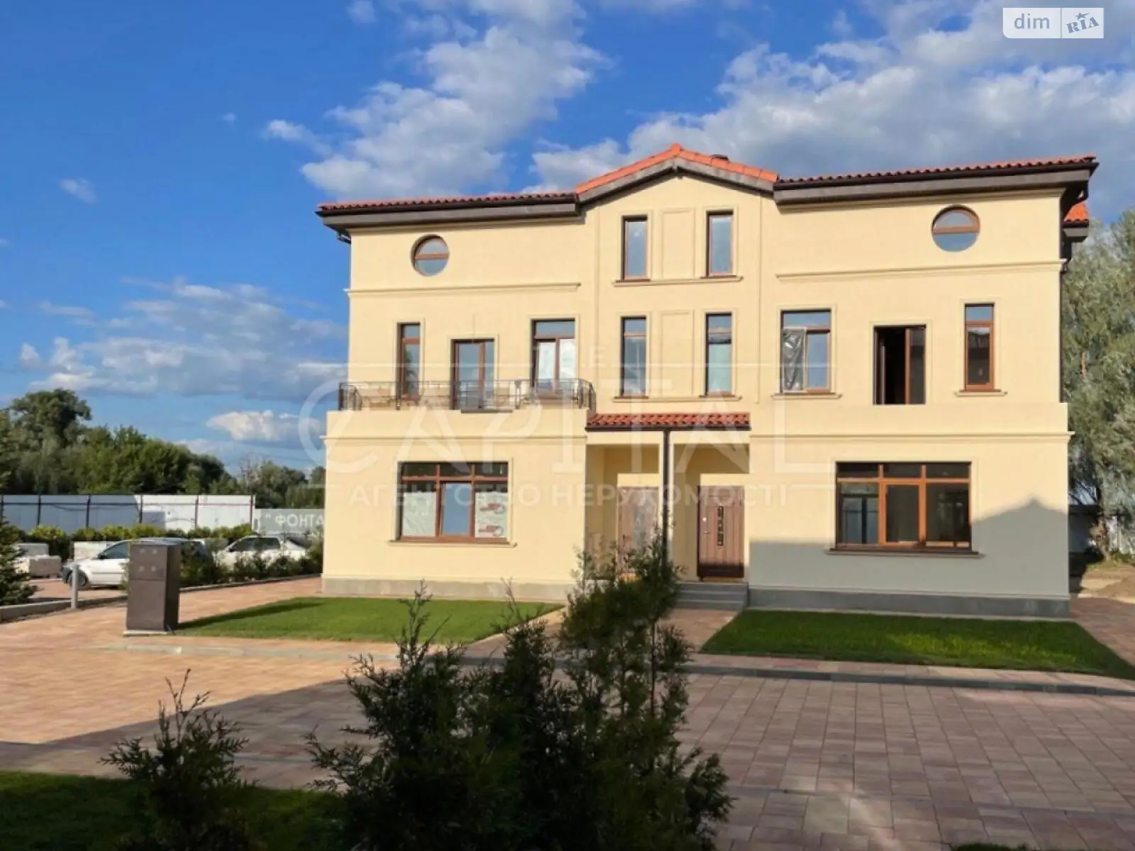 Продается дом на 3 этажа 220 кв. м с подвалом, цена: 215000 $ - фото 1