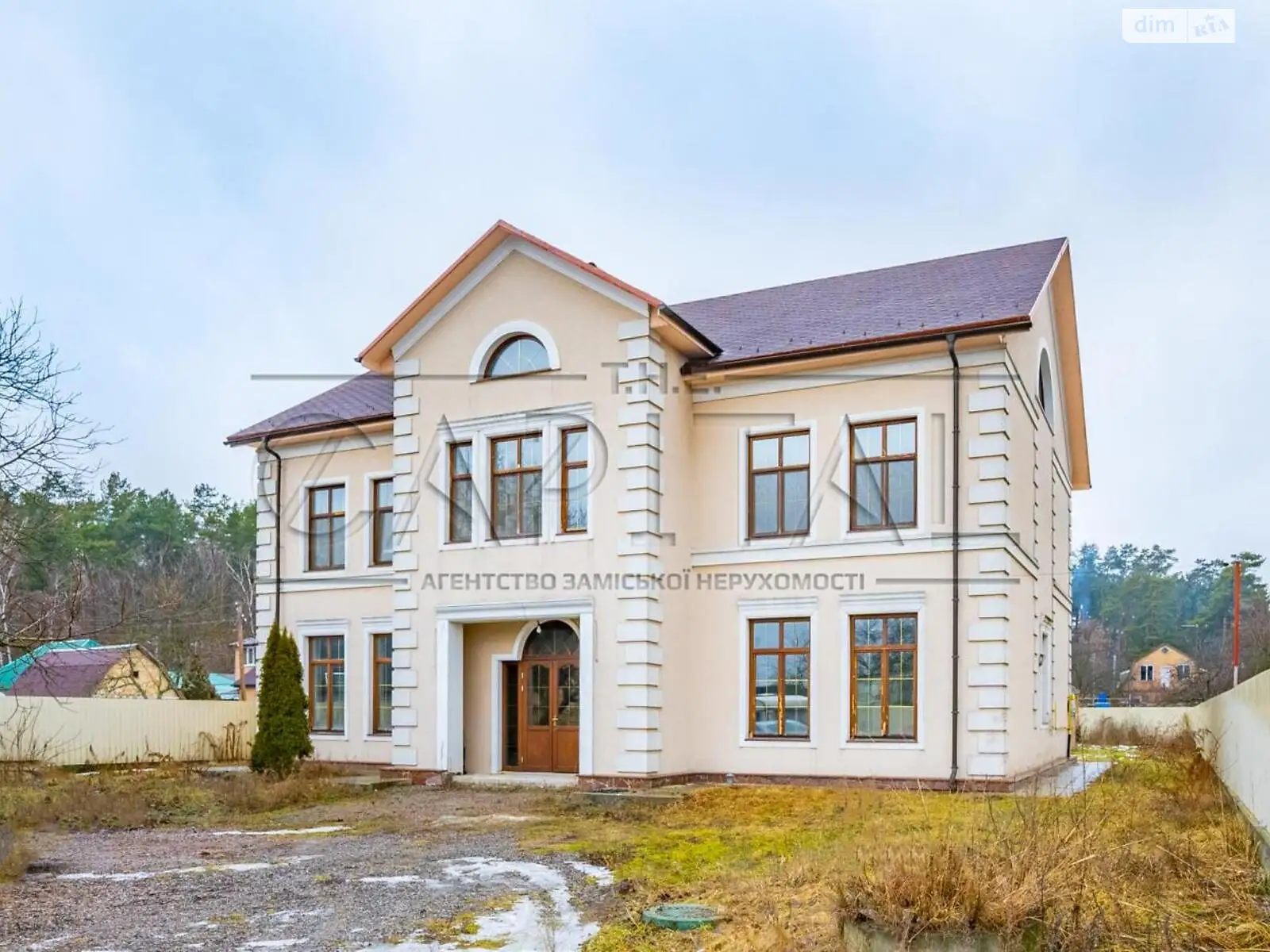 Продается дом на 3 этажа 507.3 кв. м с камином, цена: 280000 $ - фото 1