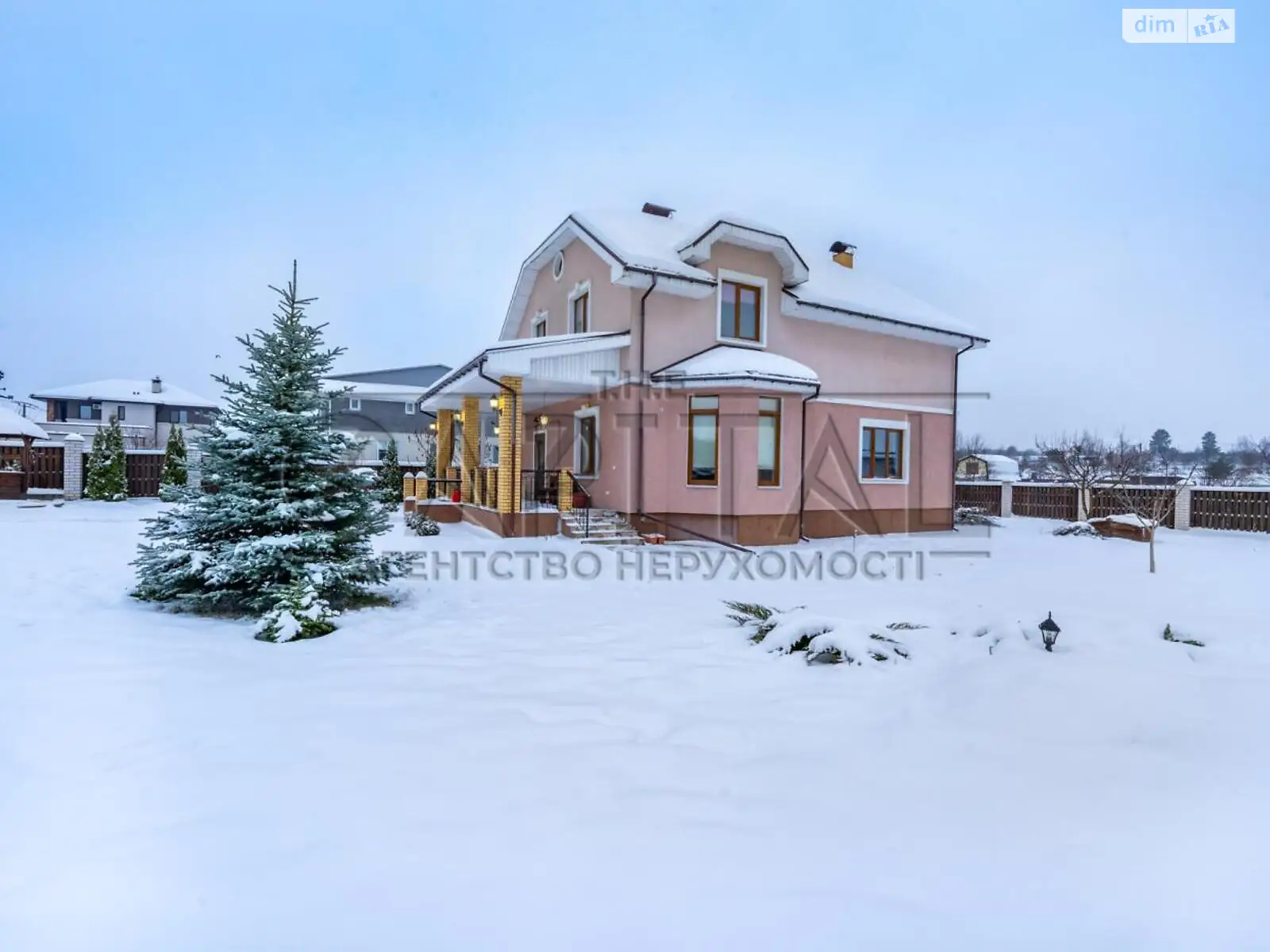 Продается дом на 2 этажа 207 кв. м с беседкой - фото 2