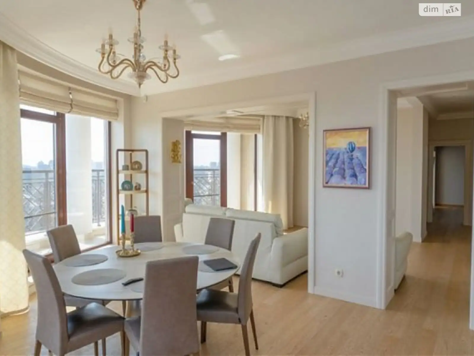 Продается 5-комнатная квартира 299 кв. м в Одессе, бул. Французский