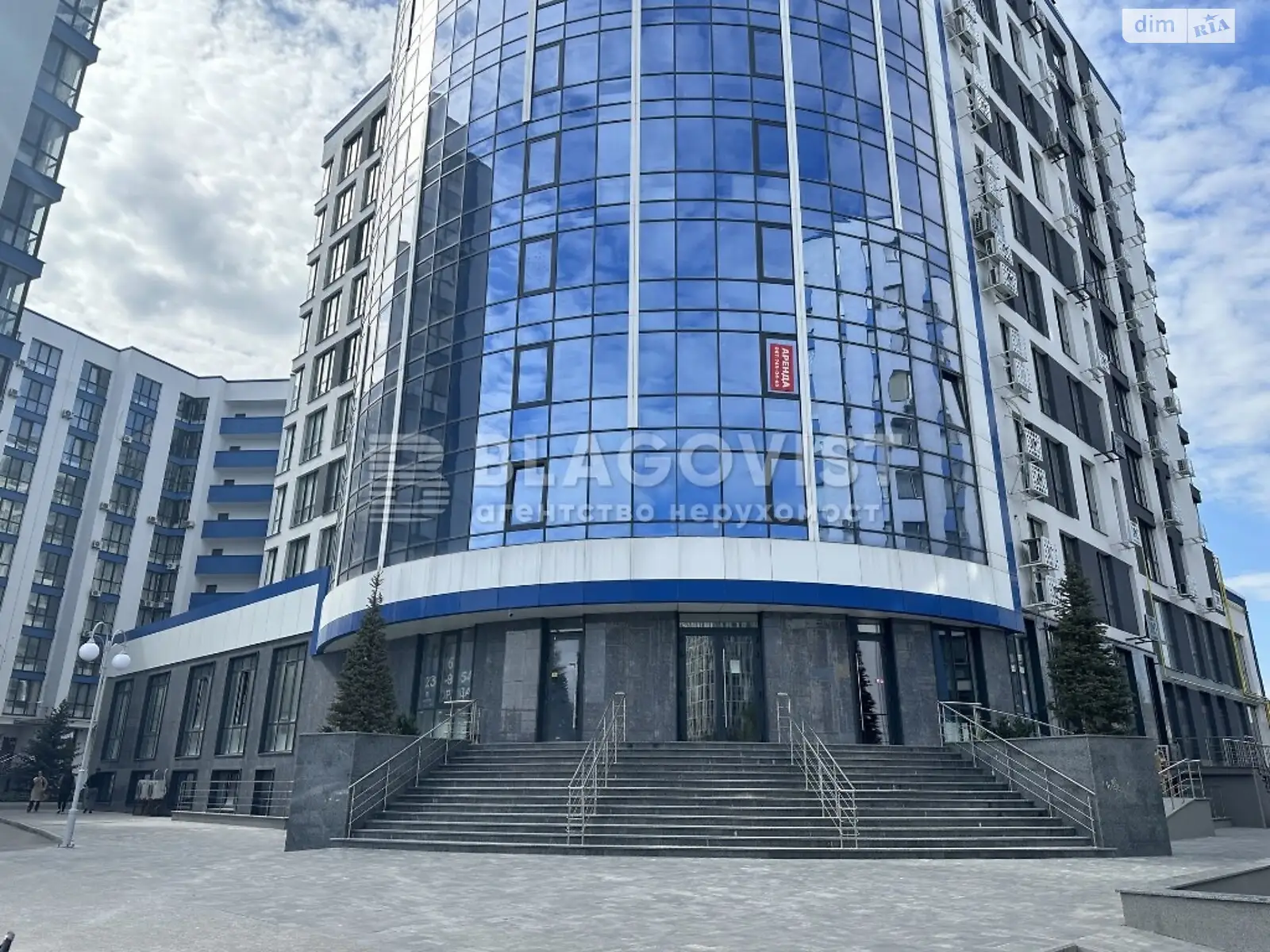 Продается офис 118.3 кв. м в бизнес-центре, цена: 185000 $ - фото 1