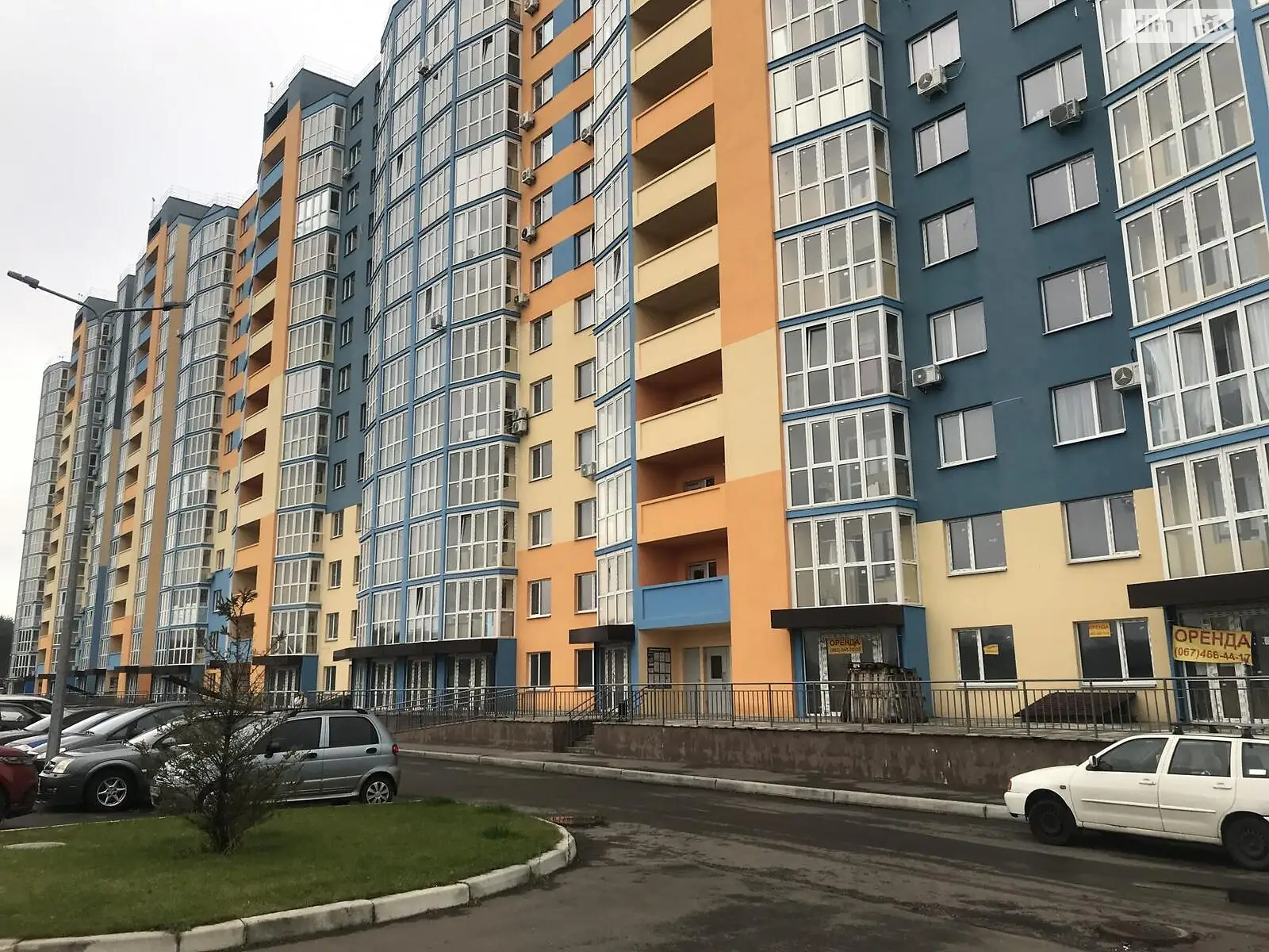 Продається 2-кімнатна квартира 67 кв. м у Києві, вул. Берковецька, 6А