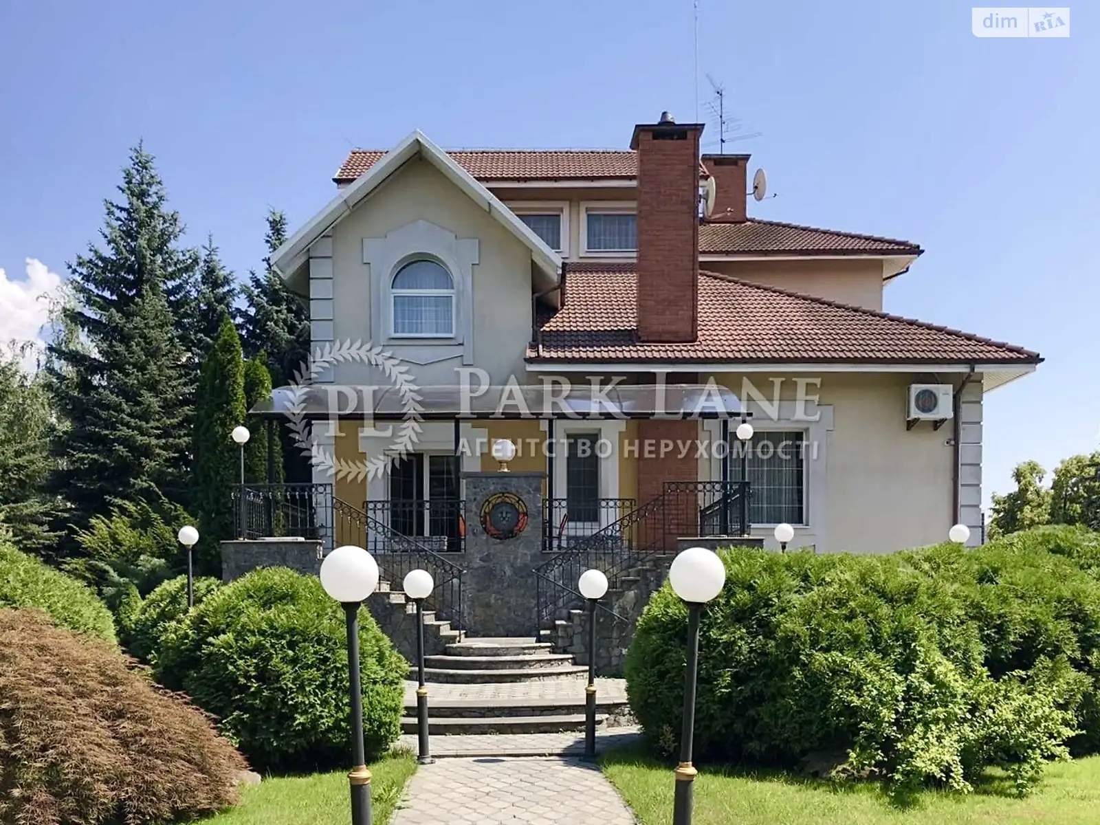 Продается дом на 3 этажа 650 кв. м с беседкой, цена: 1200000 $ - фото 1