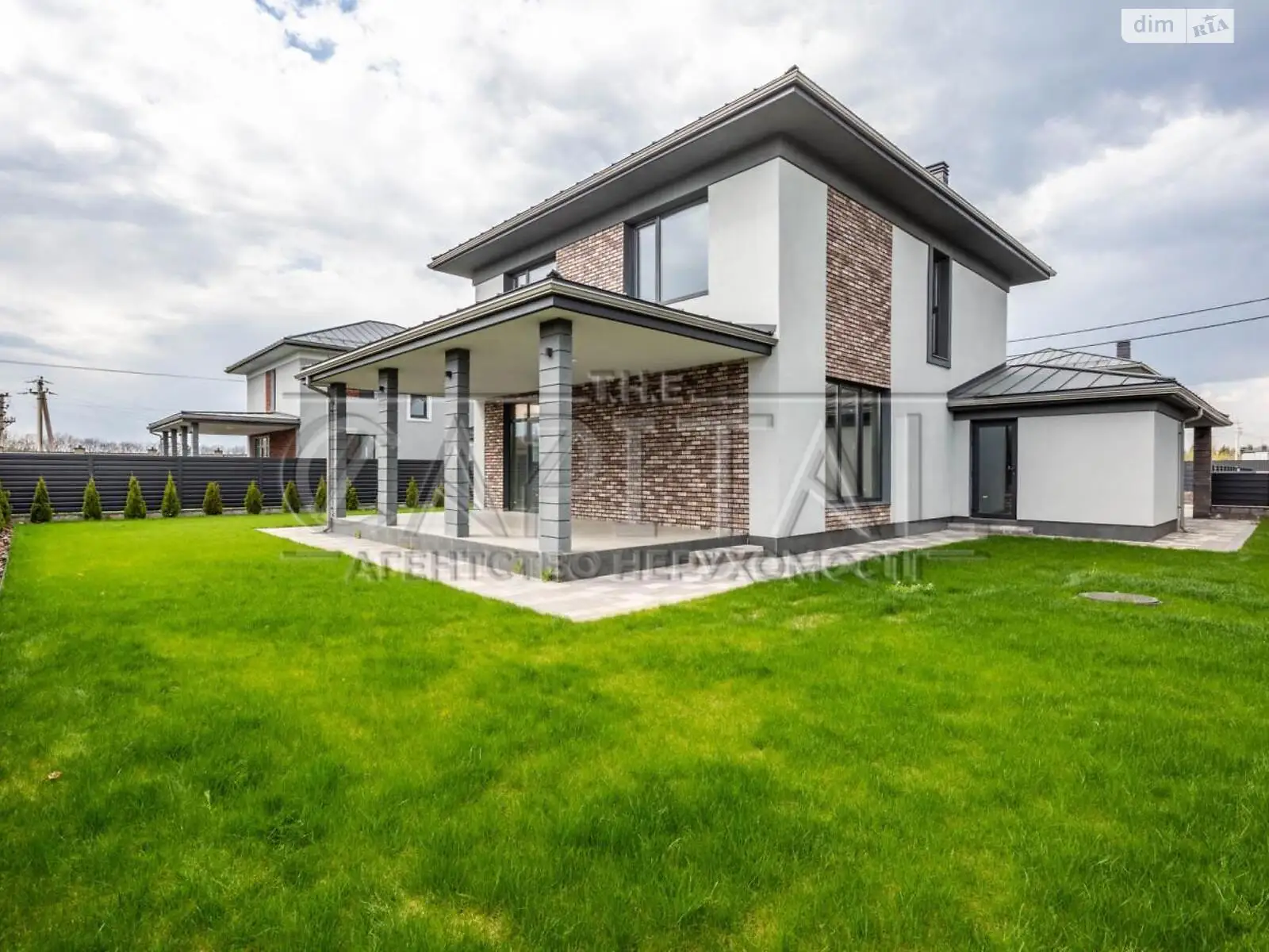 Продается дом на 2 этажа 203 кв. м с верандой, цена: 250000 $ - фото 1