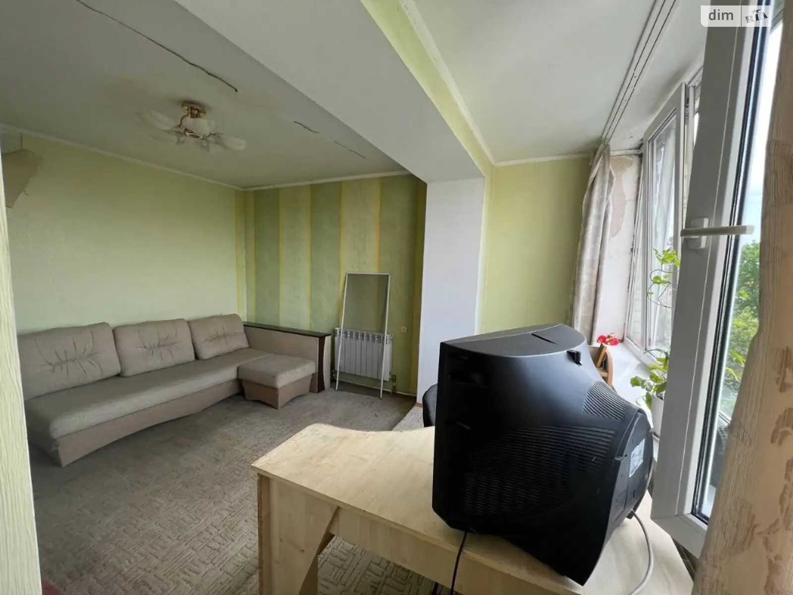 Продається 3-кімнатна квартира 74.3 кв. м у Немішаєве, вул. Технікумівська