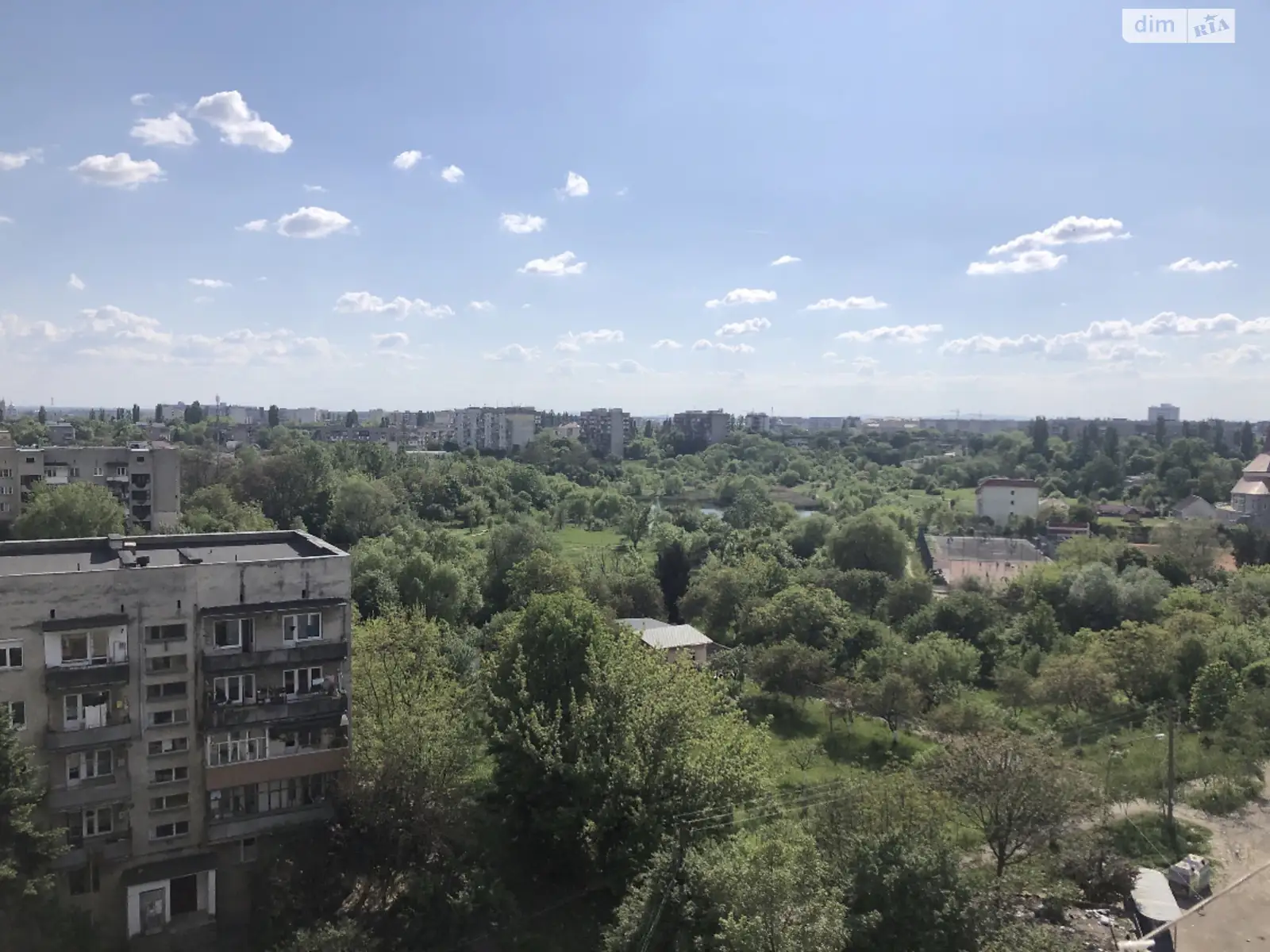 Продається 3-кімнатна квартира 74 кв. м у Ужгороді, вул. Минайська