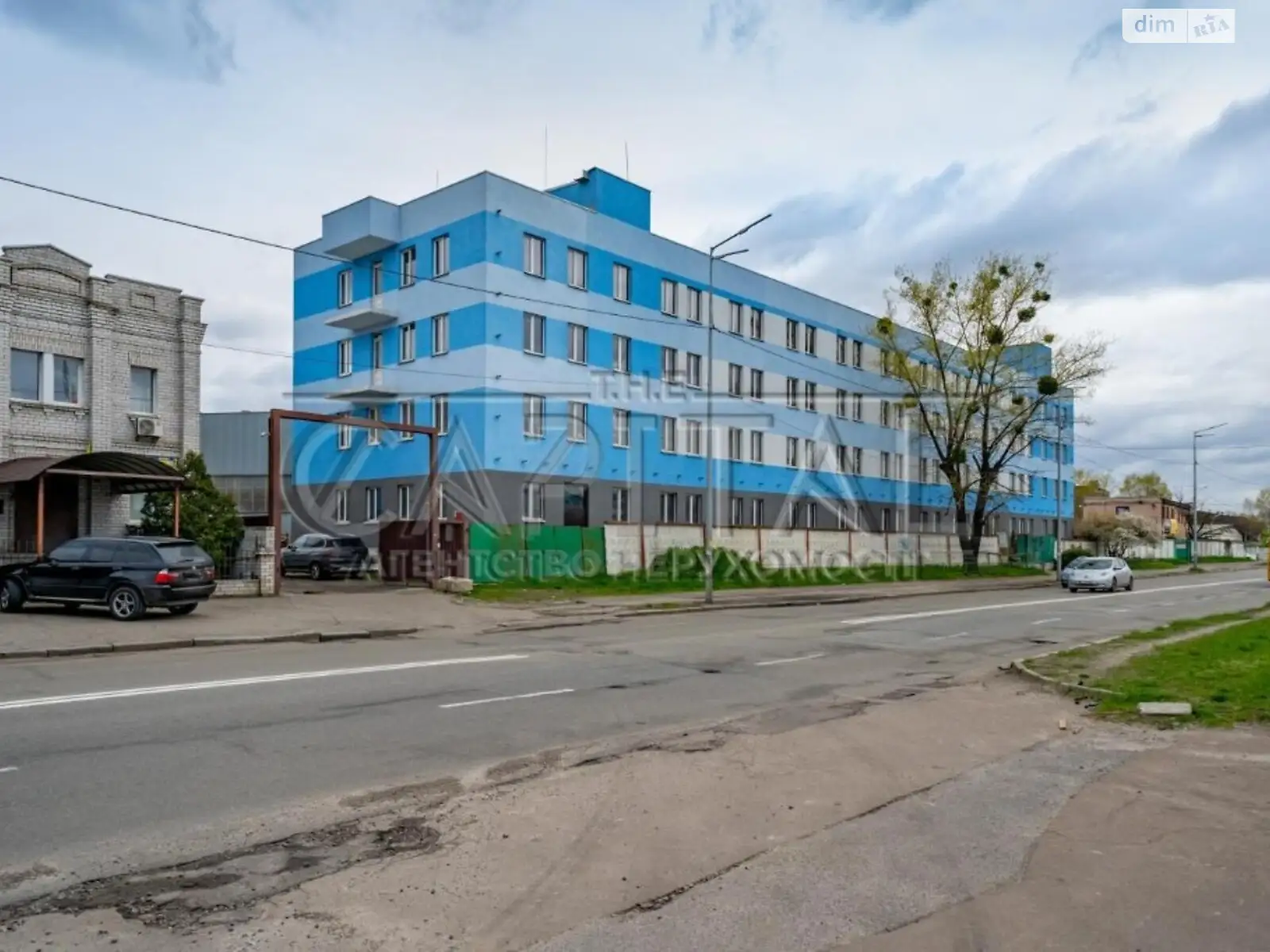 Продается объект сферы услуг 3700 кв. м в 5-этажном здании - фото 2