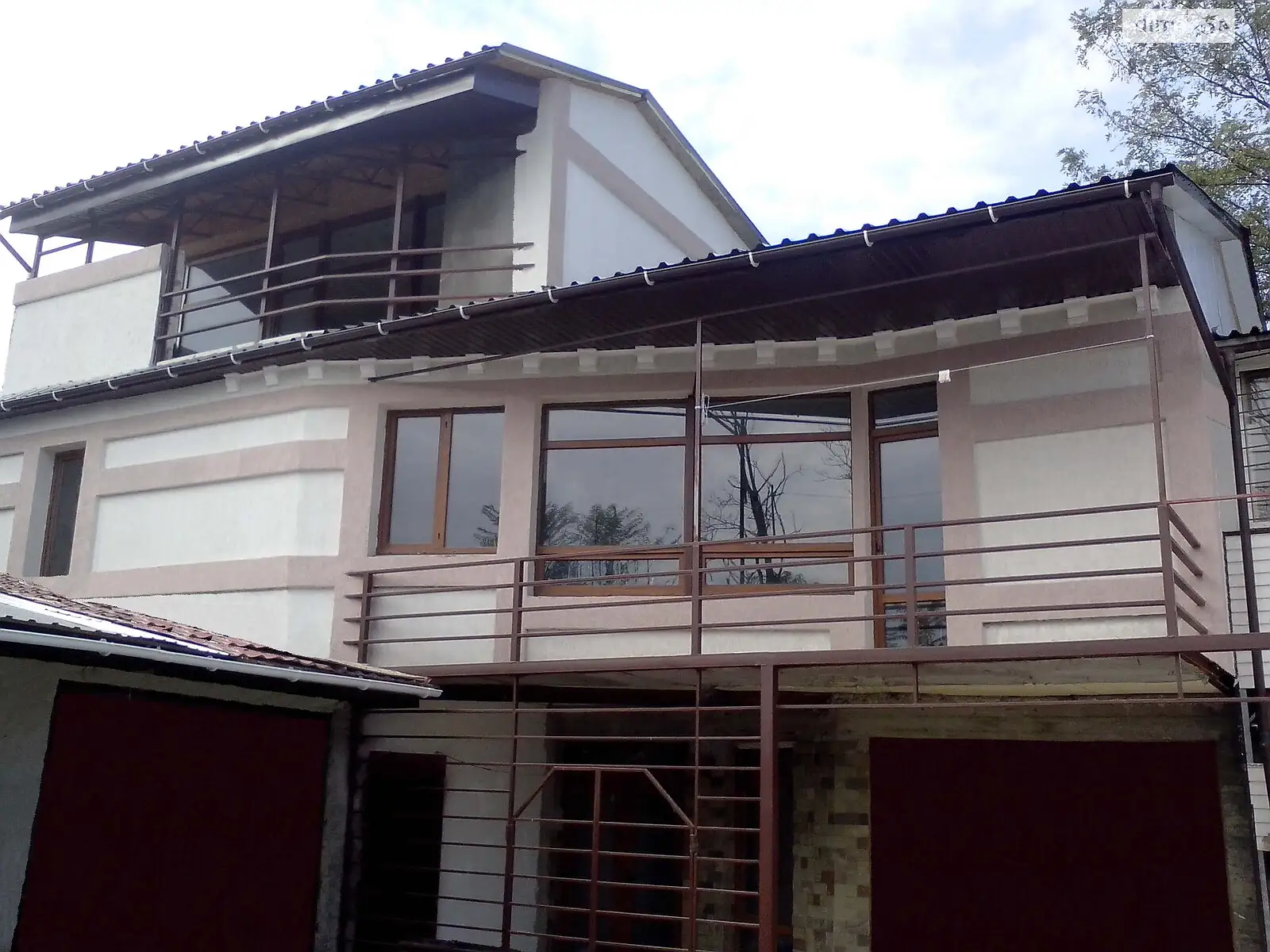 Продається будинок 3 поверховий 200 кв. м з терасою, цена: 75000 $ - фото 1