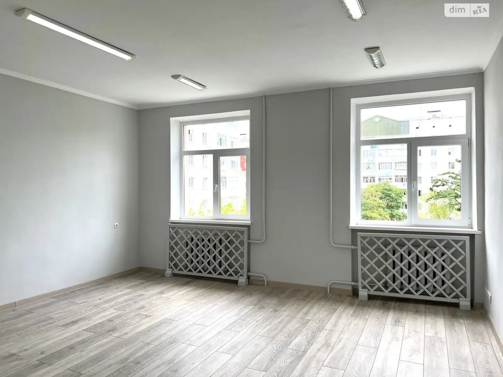 Сдается в аренду офис 194 кв. м в бизнес-центре, цена: 60000 грн - фото 1