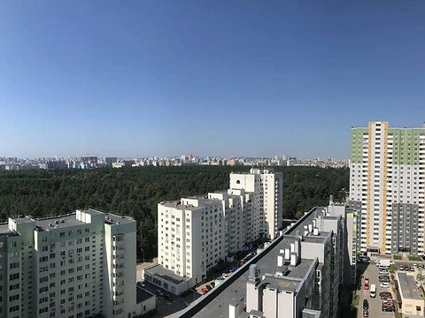 Продается 2-комнатная квартира 78 кв. м в Киеве, ул. Бориса Антоненко-Давыдовича